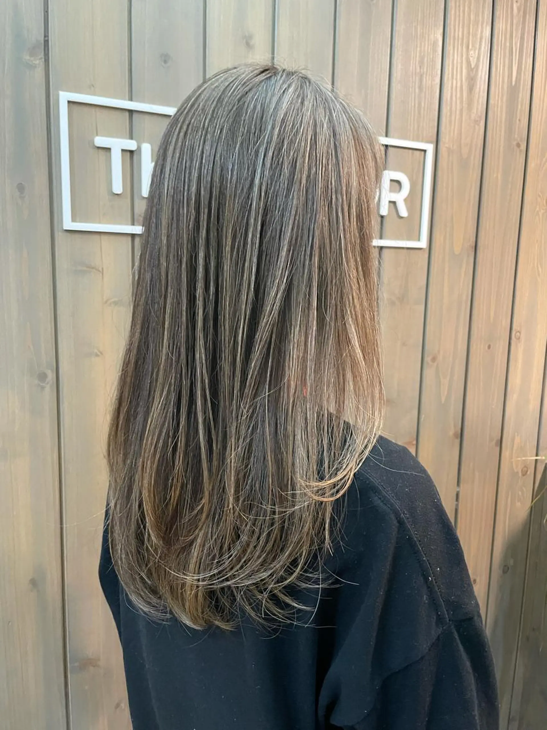 セミロング カラー ヘアアレンジ グレージュ ハイライトカラー ハイライト ナガミネアリサ/ 学芸大学/海外ヘアのヘアスタイル