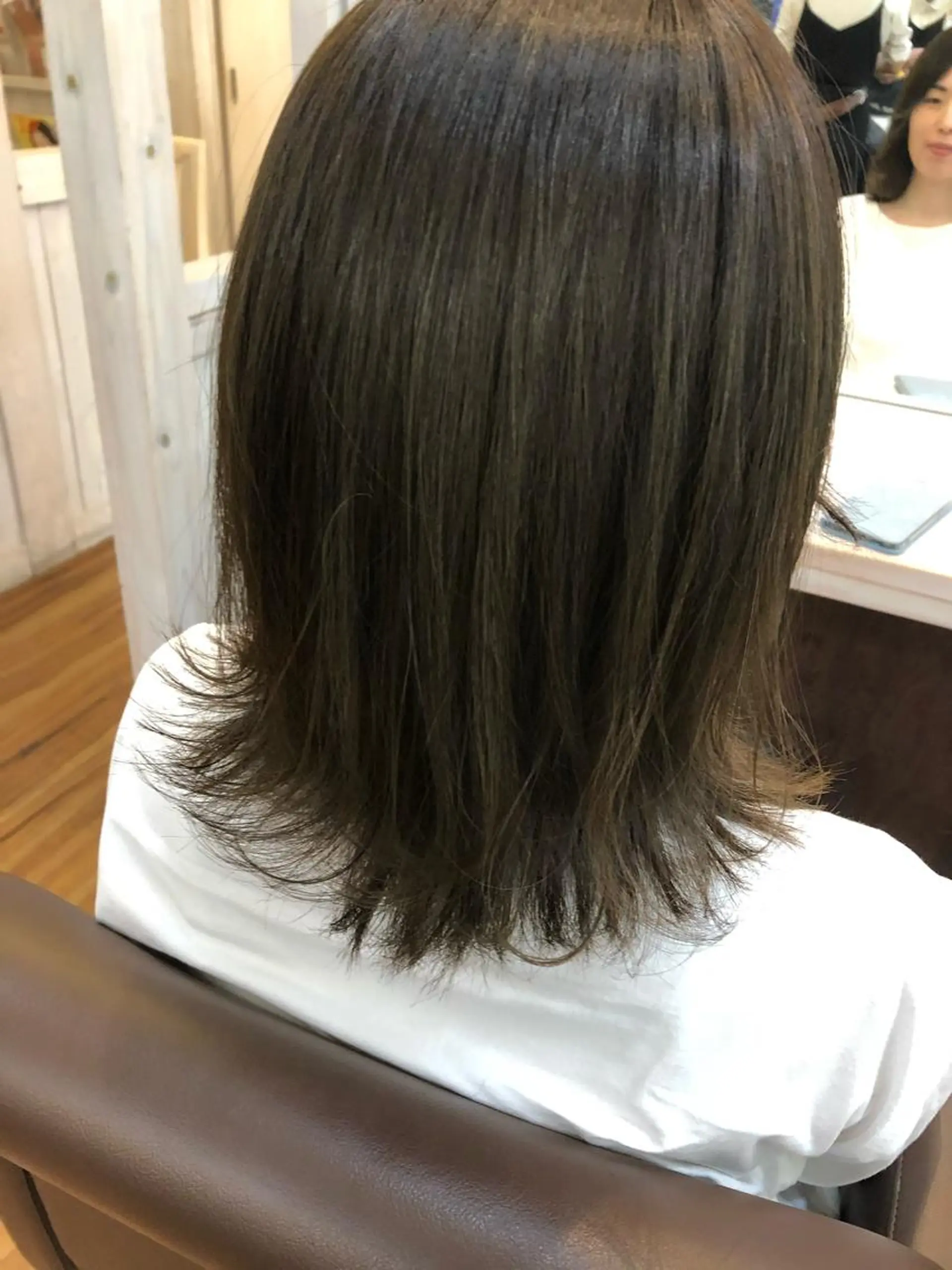 ミディアム Well's TAIGAのヘアスタイル