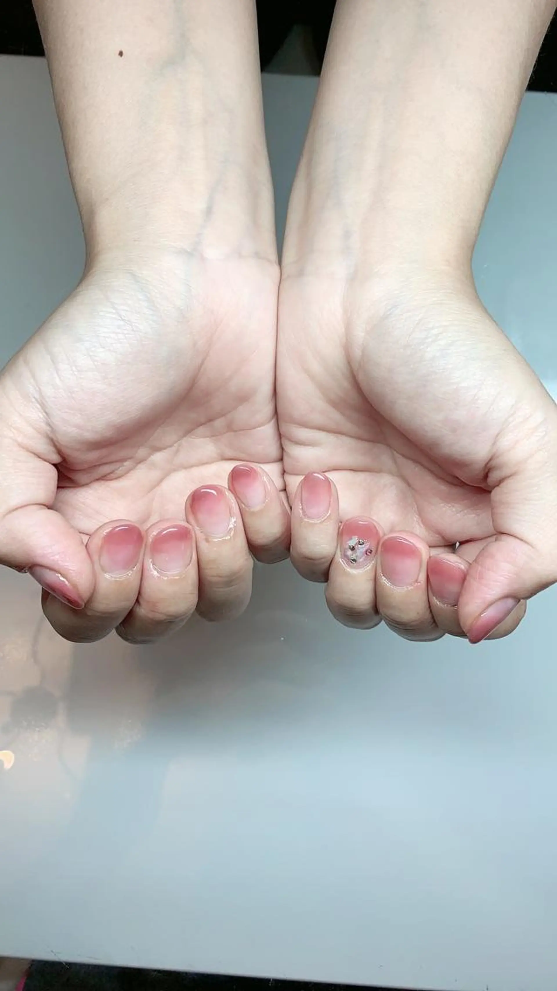 ネイル グラデーション 金山 沙織のエステ・リラクイメージ