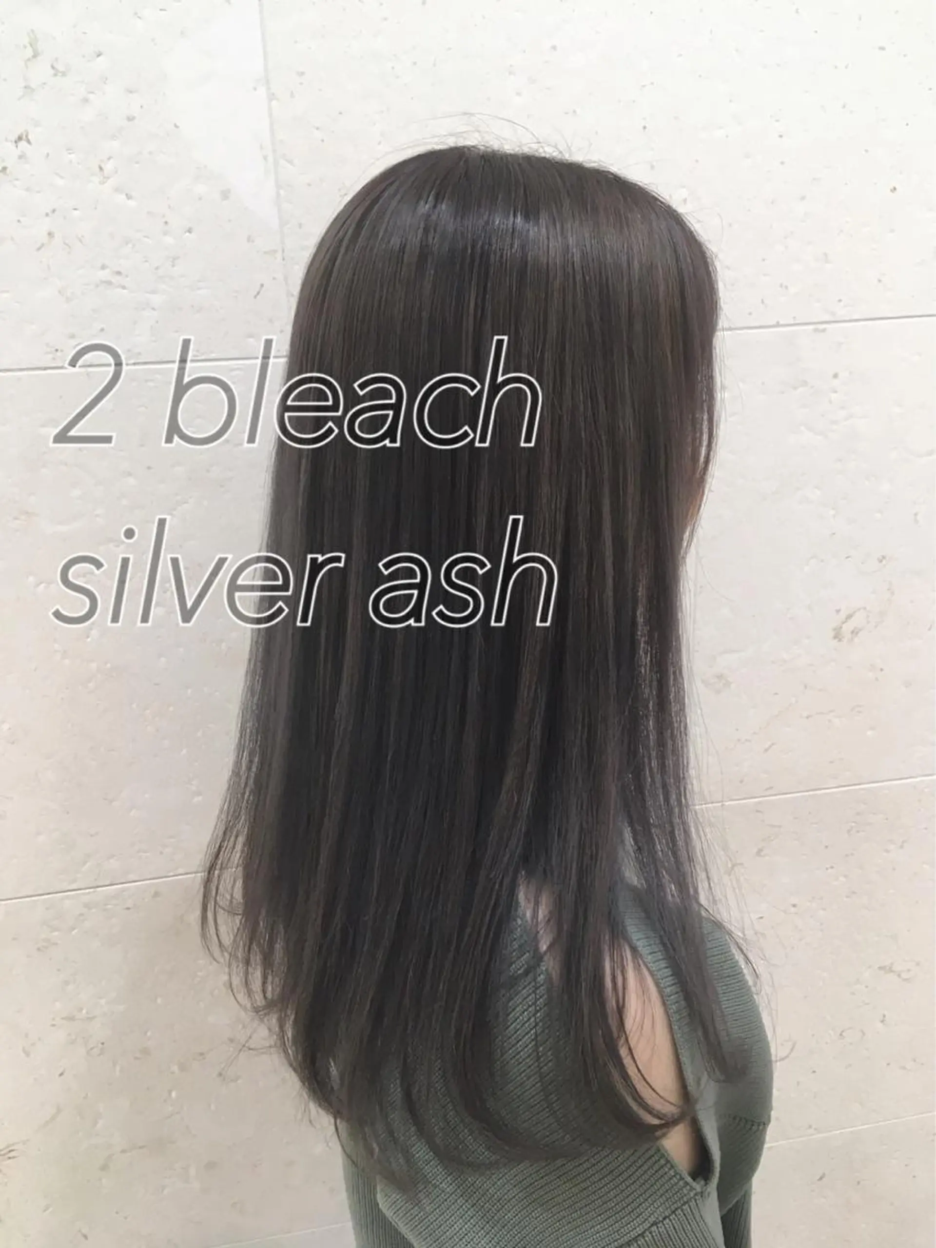 ロング カラー アッシュ ブリーチ シルバー シルバーアッシュ カット ヘアカラー トリートメント 斉藤 貴也のヘアスタイル