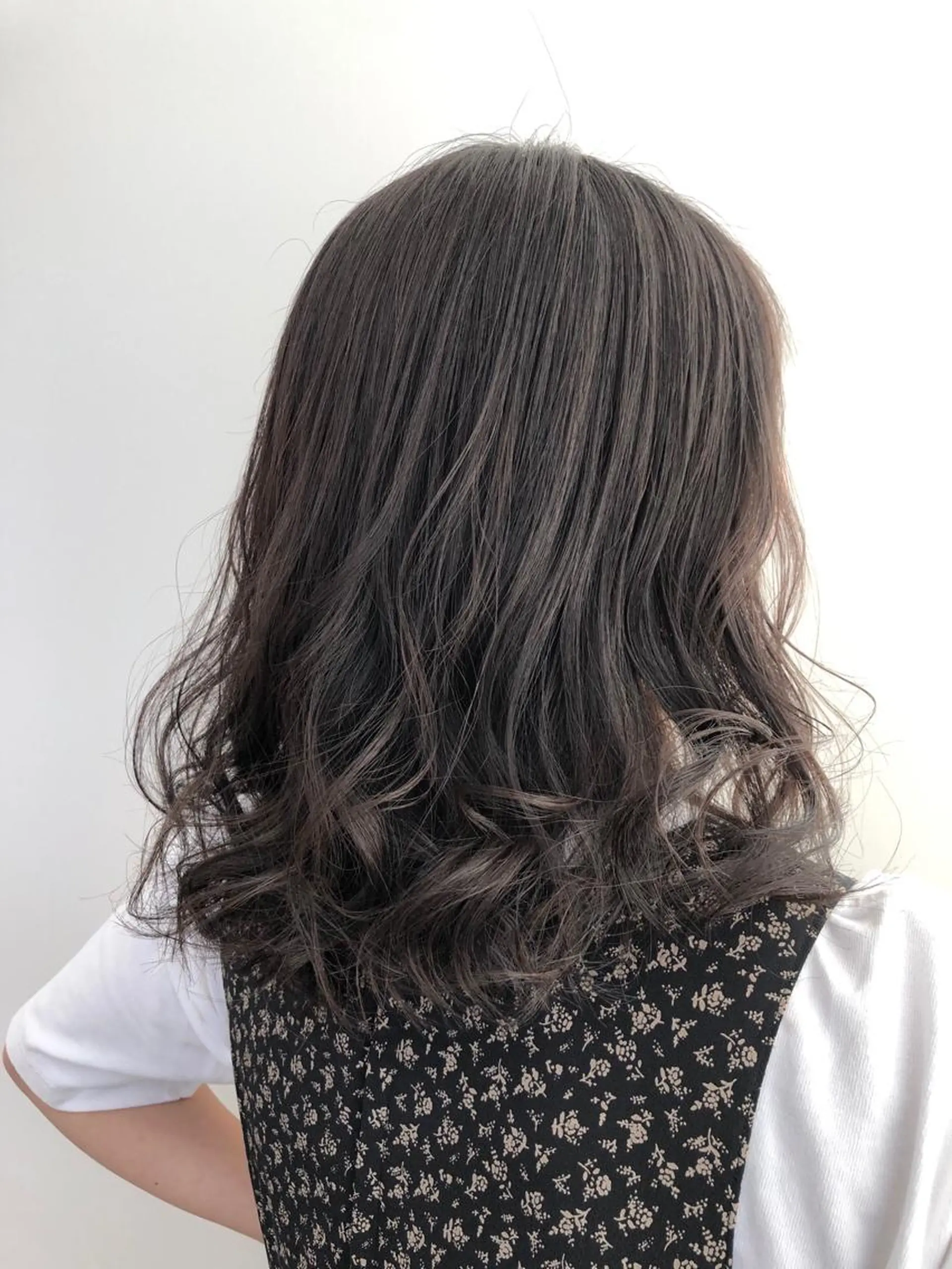 ミディアム カラー グレージュ SALOWIN神戸三宮East店所属・【透明感、艶髪】西村 有司のヘアスタイル