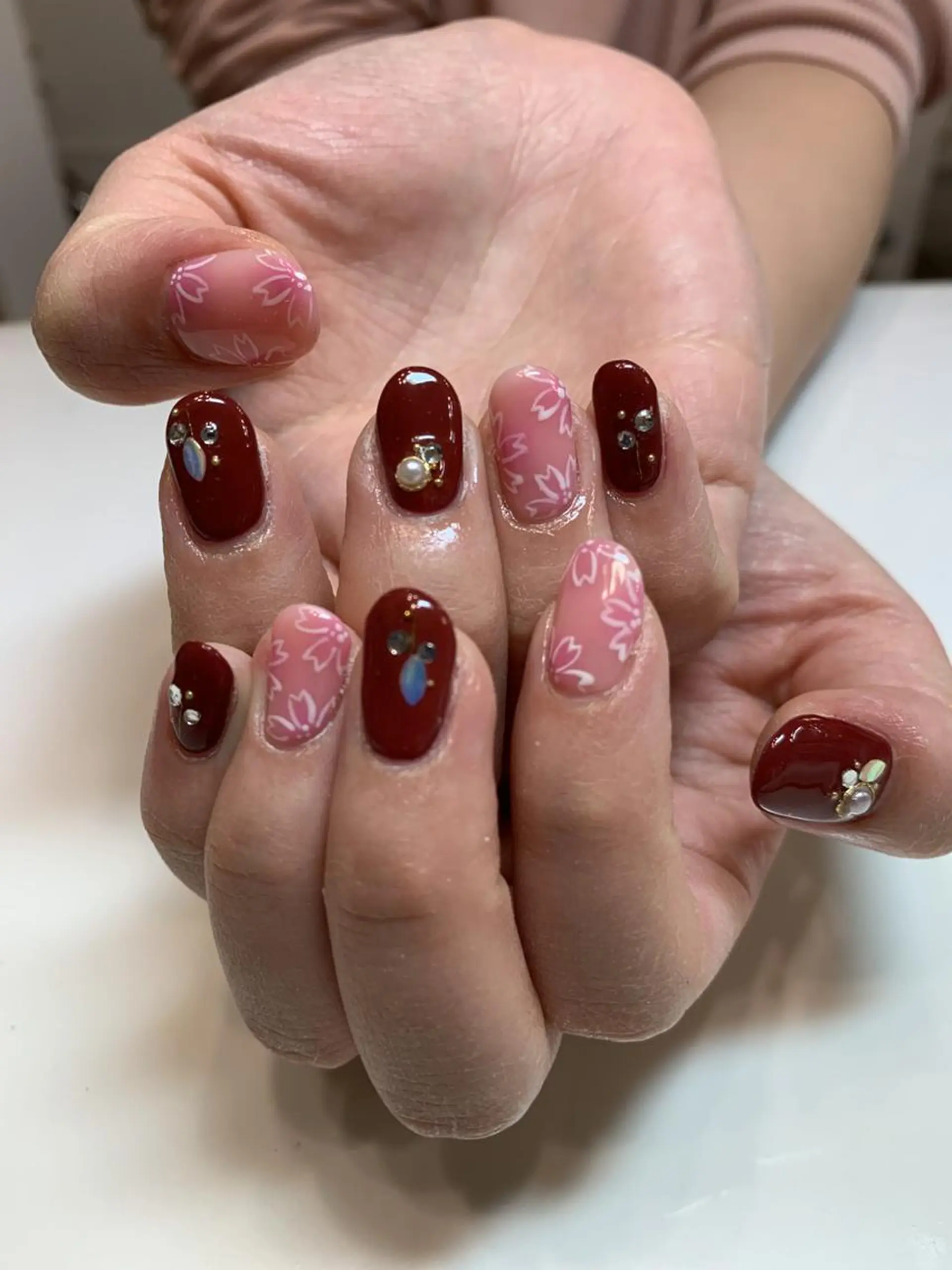 ネイル ネイルリボン 受付スタッフのネイルデザイン