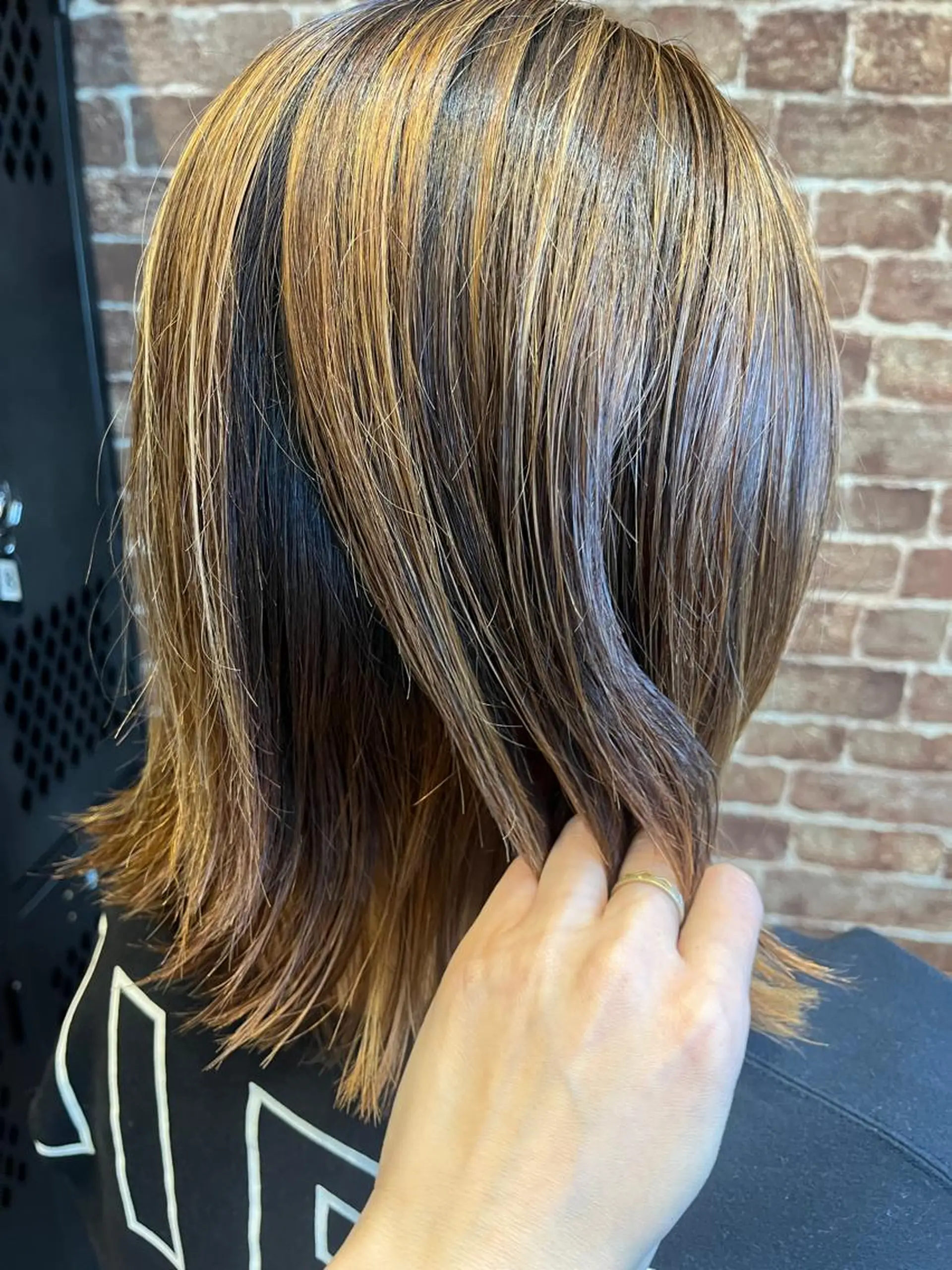 ミディアム カラー パーマ ヘアアレンジ メンズ キッズ ネイル マツエク・マツパ アイブロウ メンズブリーチ メンズハイライト メンズインナーカラー メンズ韓国風 ブリーチ カット ヘアカラー トリートメント ヘッドスパ ヘアセット 久木原 ゆりのヘアスタイル