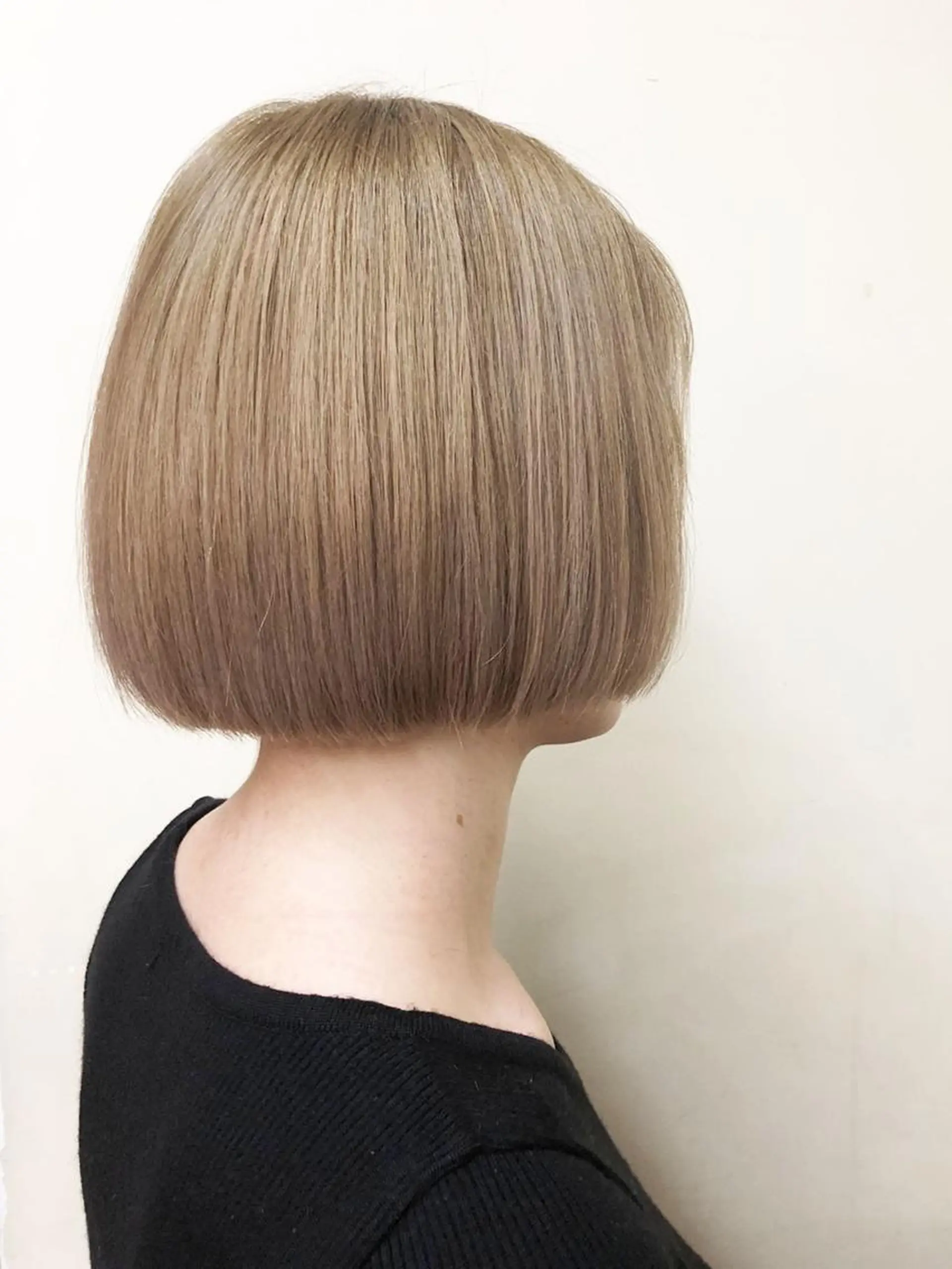 カラー アッシュ ベージュカラー ブリーチ ボブ ショート・ボブ 徳竹淳一のヘアスタイル