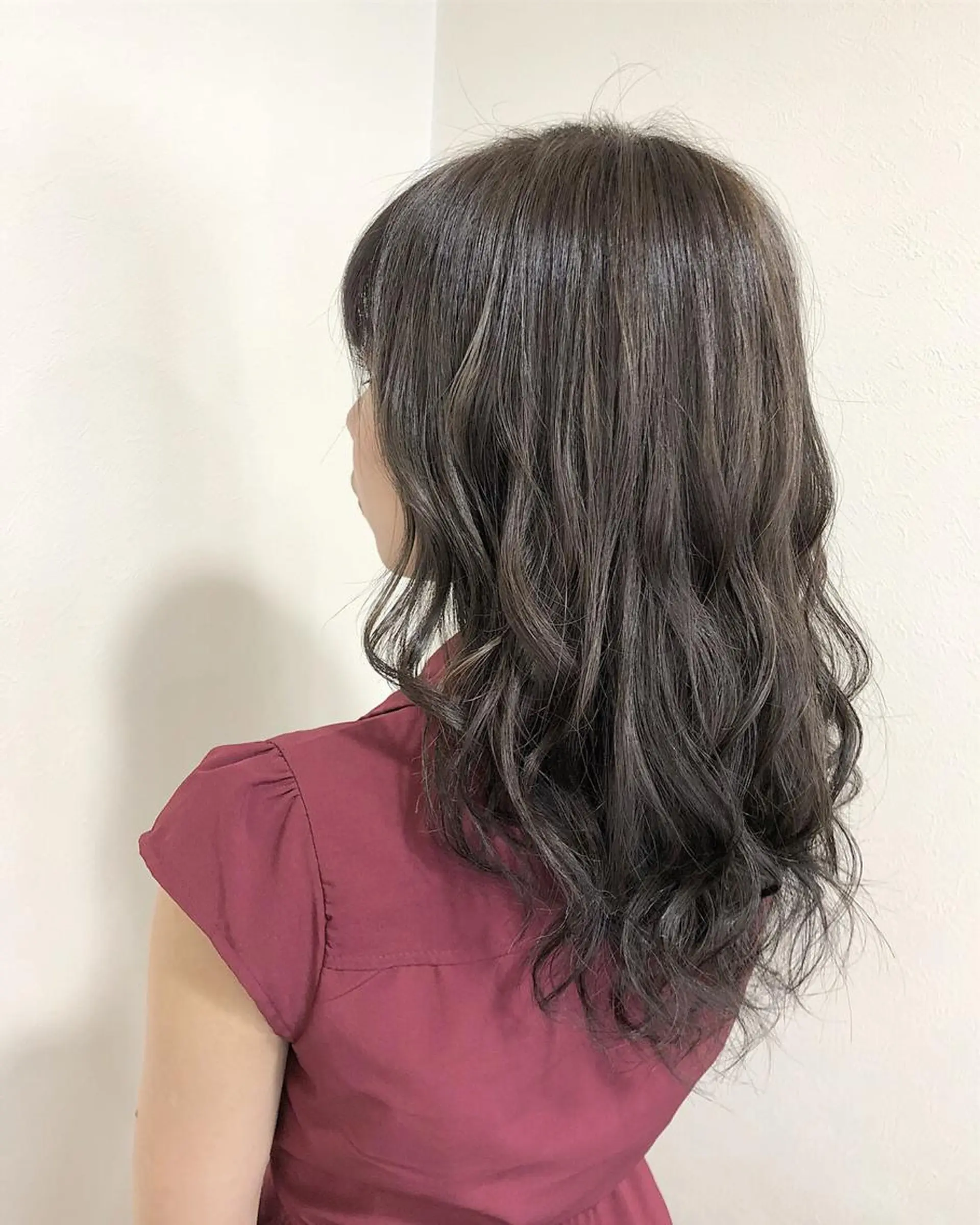 セミロング ヤマグチ ヒカルのヘアスタイル