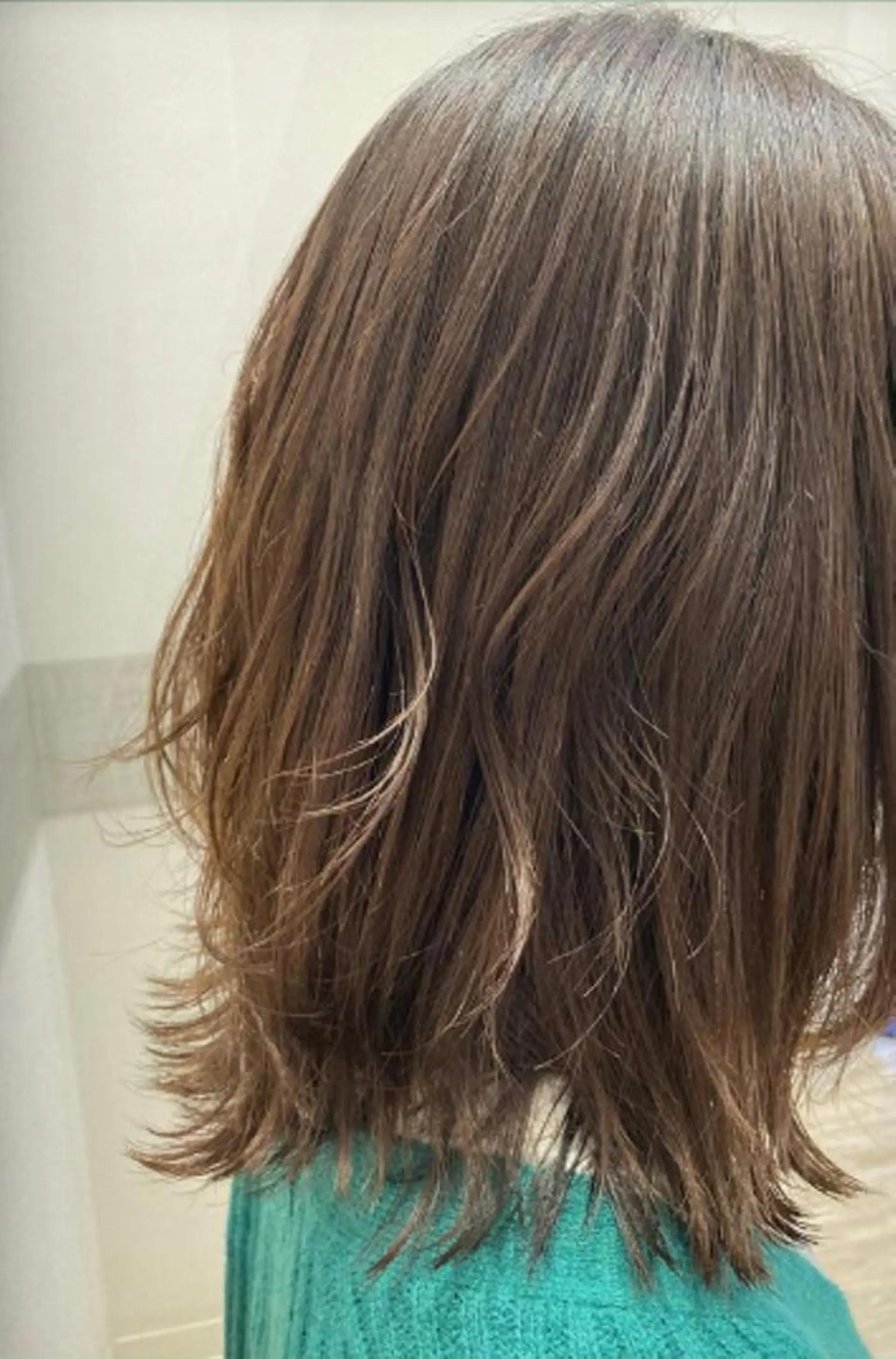 ミディアム くびれヘア 佐藤 睦月のヘアスタイル