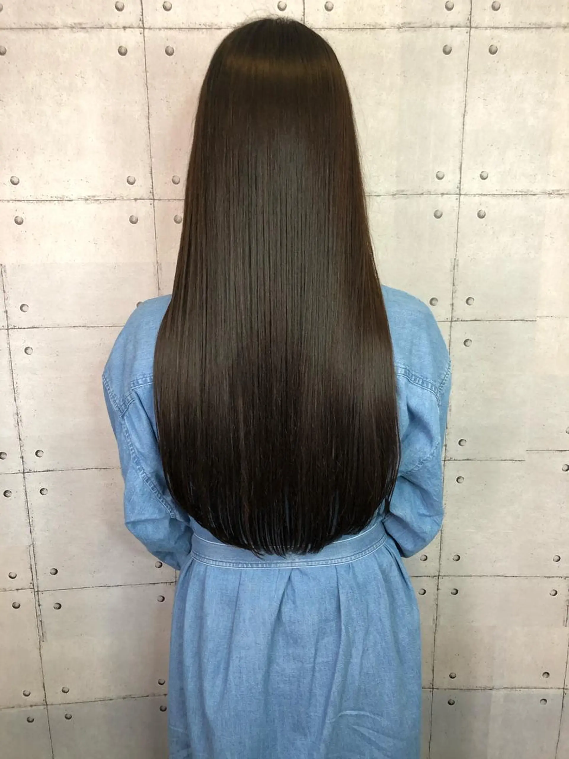 ロング 縮毛矯正 カット ヘアカラー 縮毛矯正 トリートメント ブリーチ毛の矯正特化 newi　大西将弘のヘアスタイル