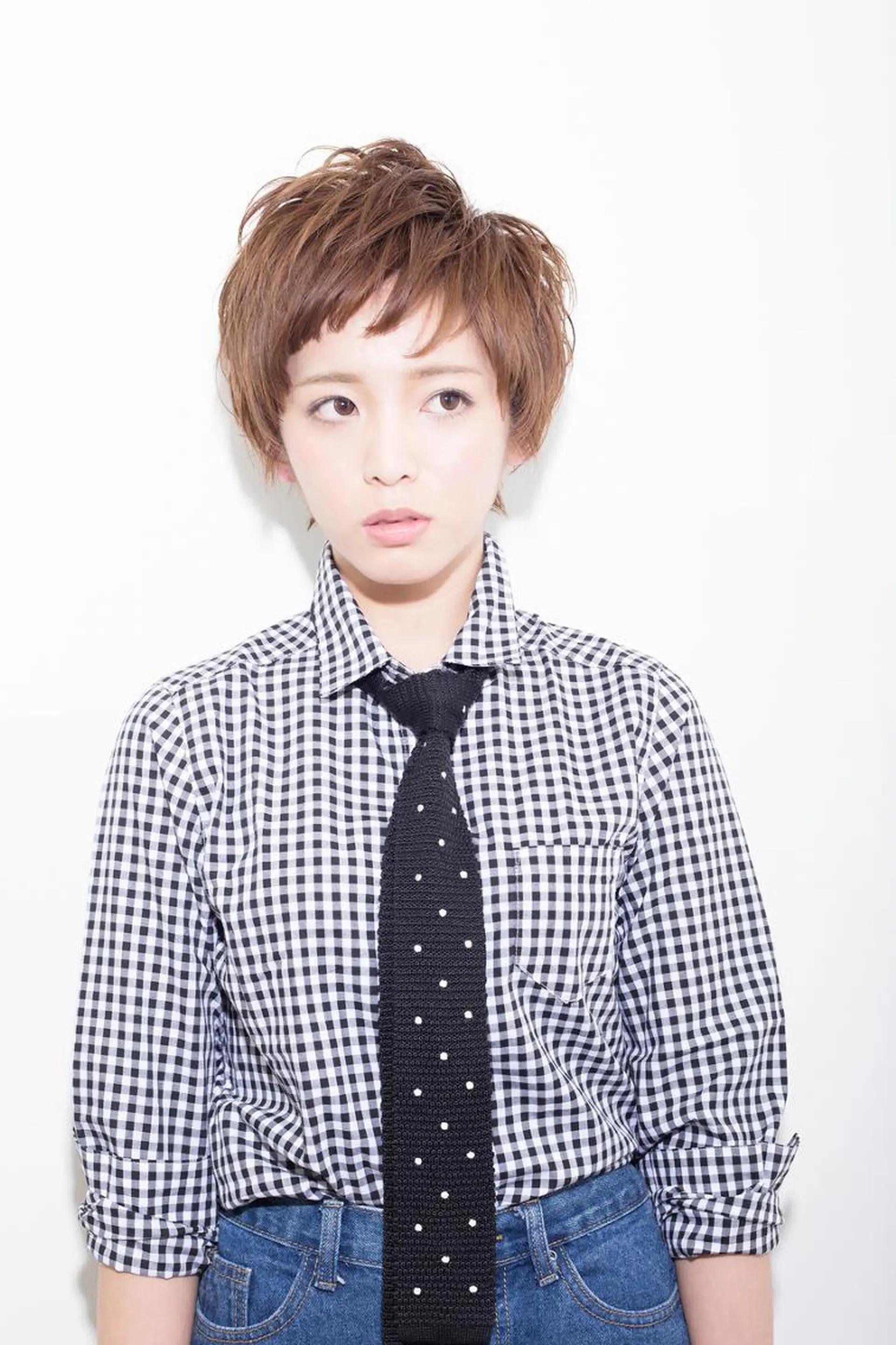 ショート カラー 鶴田 連のヘアスタイル