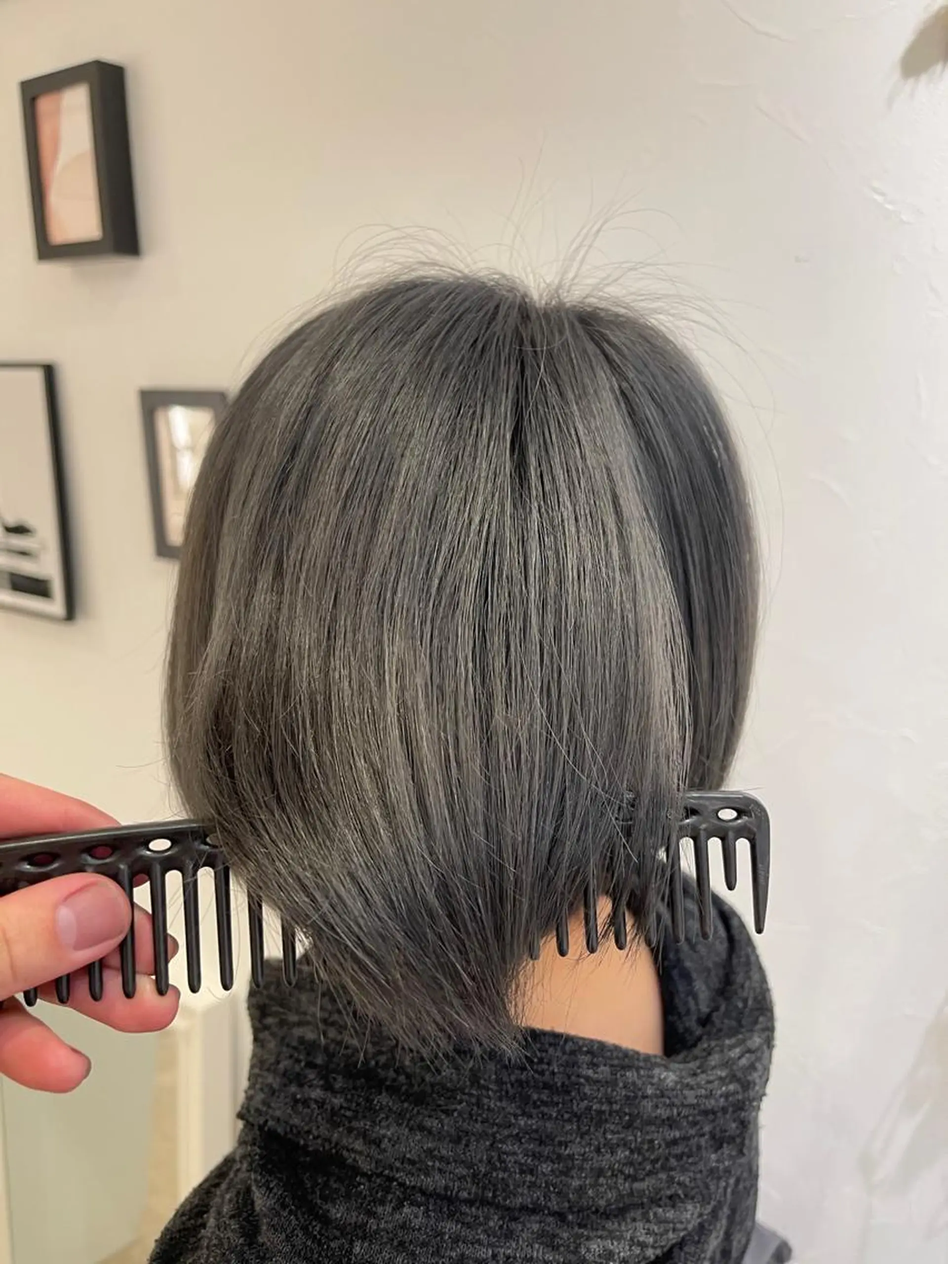 ショート カラー アッシュ アッシュグレー 縮毛・酸性ストレート 特化のヘアスタイル