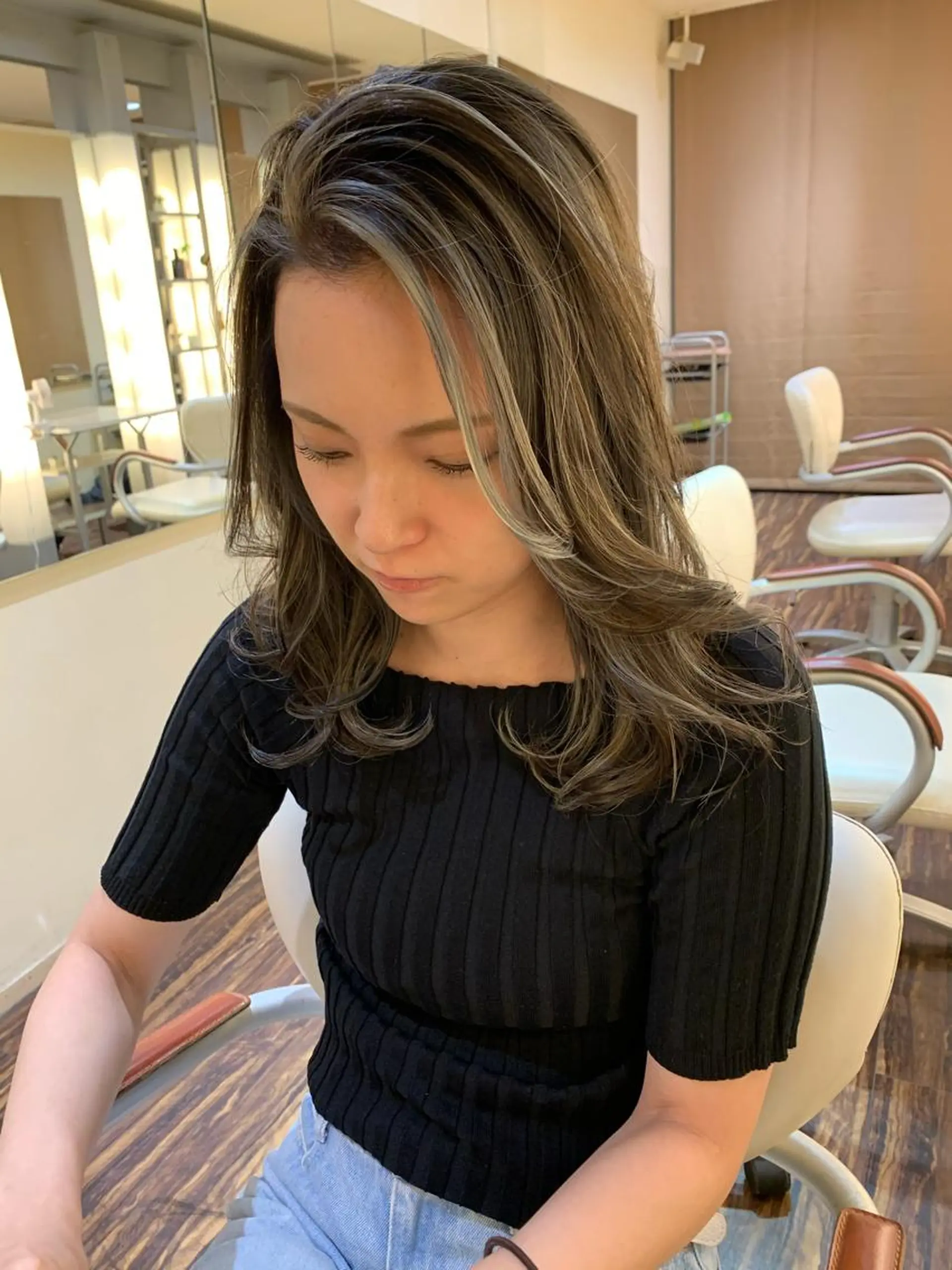 ミディアム カラー ハイライトカラー ハイライト 髪質改善サロン 心斎橋ARCHEのヘアスタイル