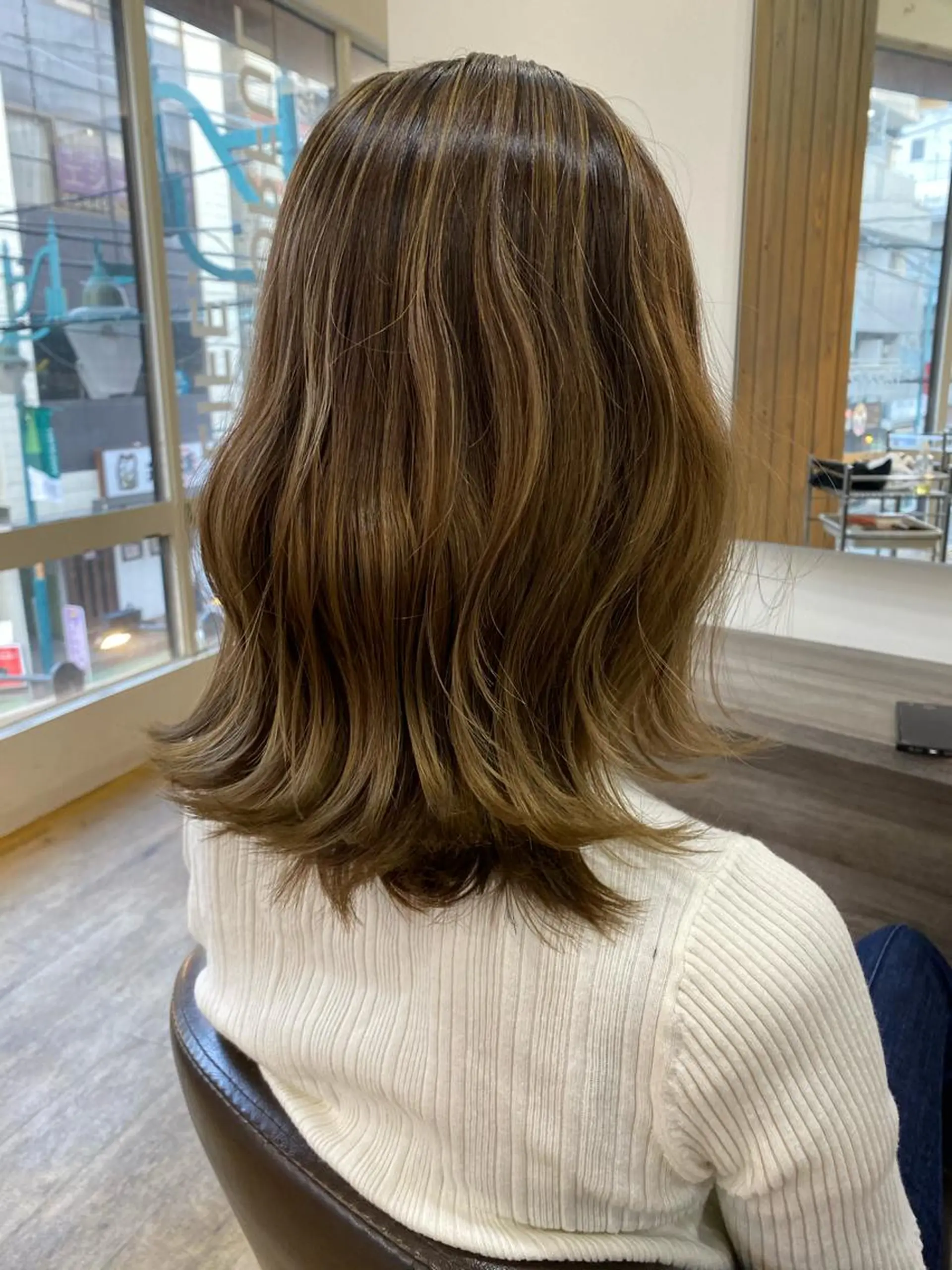 ミディアム カラー カット ヘアカラー ハイトーン/ボブ/ レイヤー💫カイセイのヘアスタイル