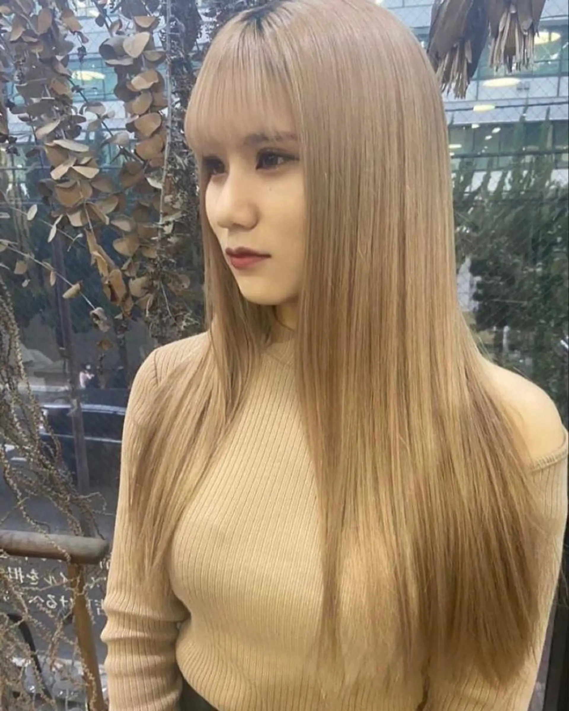 ロング カラー ベージュカラー ブリーチ ハイトーンカラー ハイトーンベージュ ロング Pia hair Design Yakuin所属・松尾太樹 【pia】福岡美容室のヘアスタイル