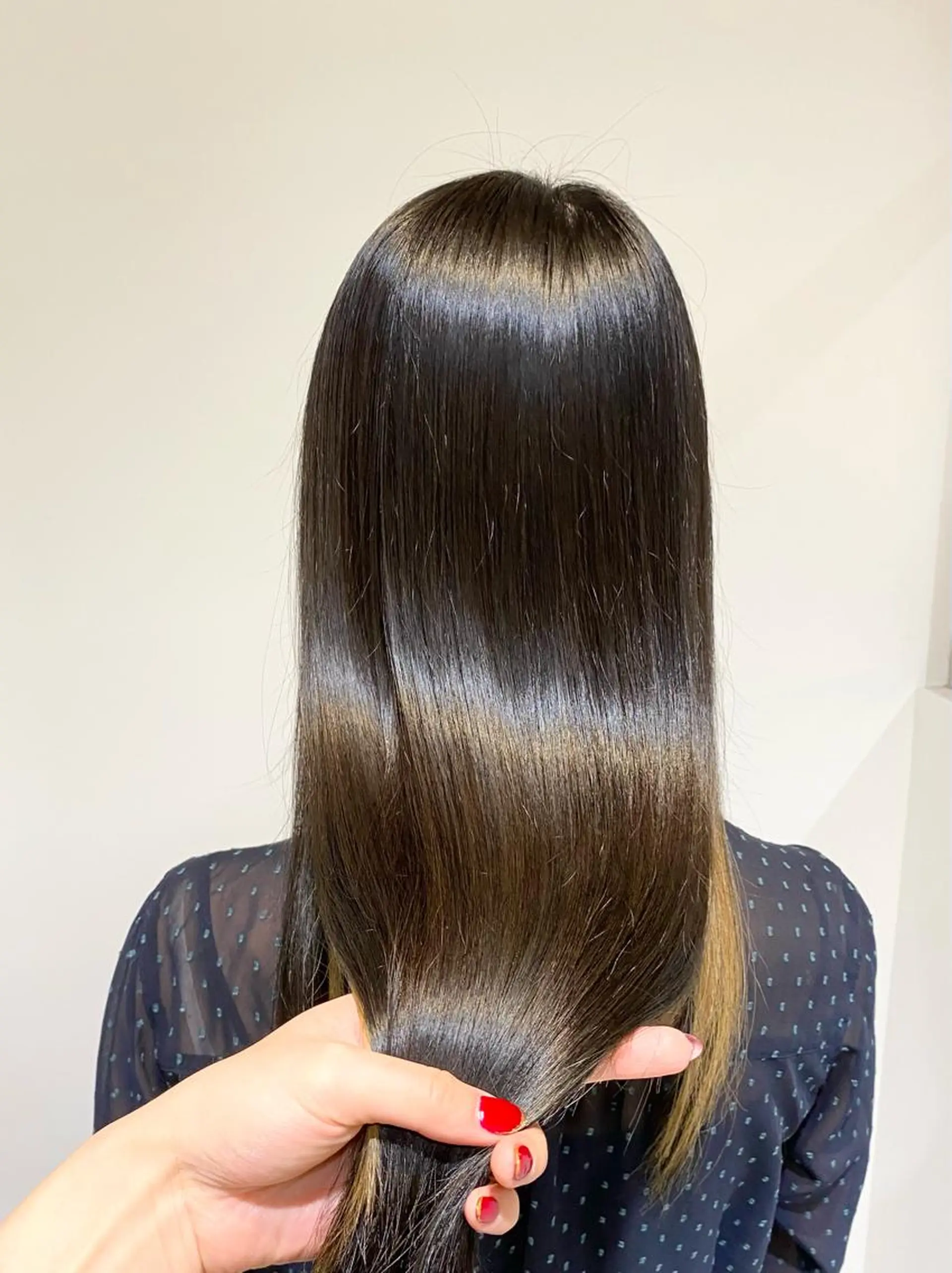 ロング 髪質改善 縮毛矯正 トリートメント motel所属・雰囲気引き出す ✨大人レディのヘアスタイル