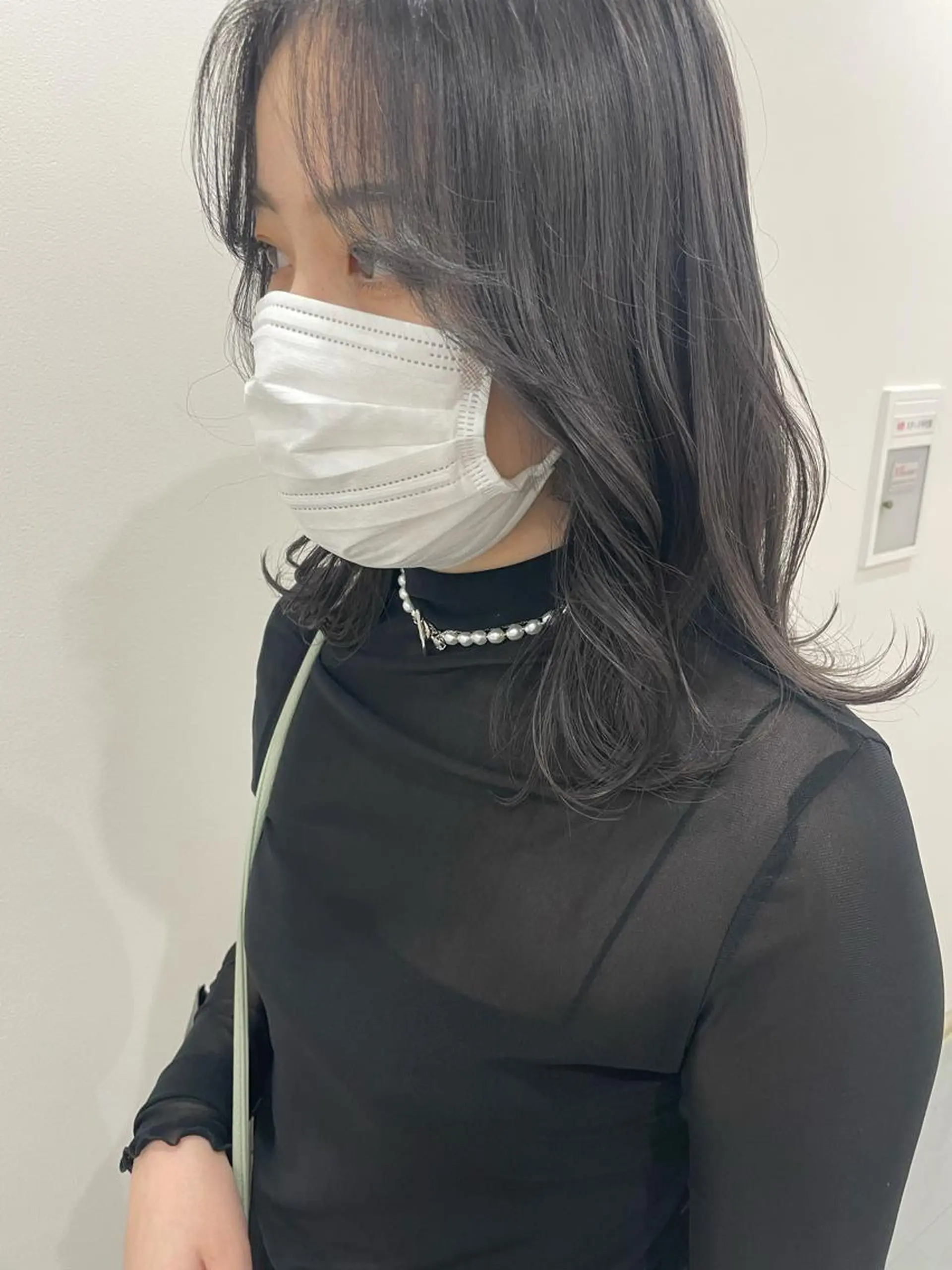 ミディアム カラー akane .のヘアスタイル