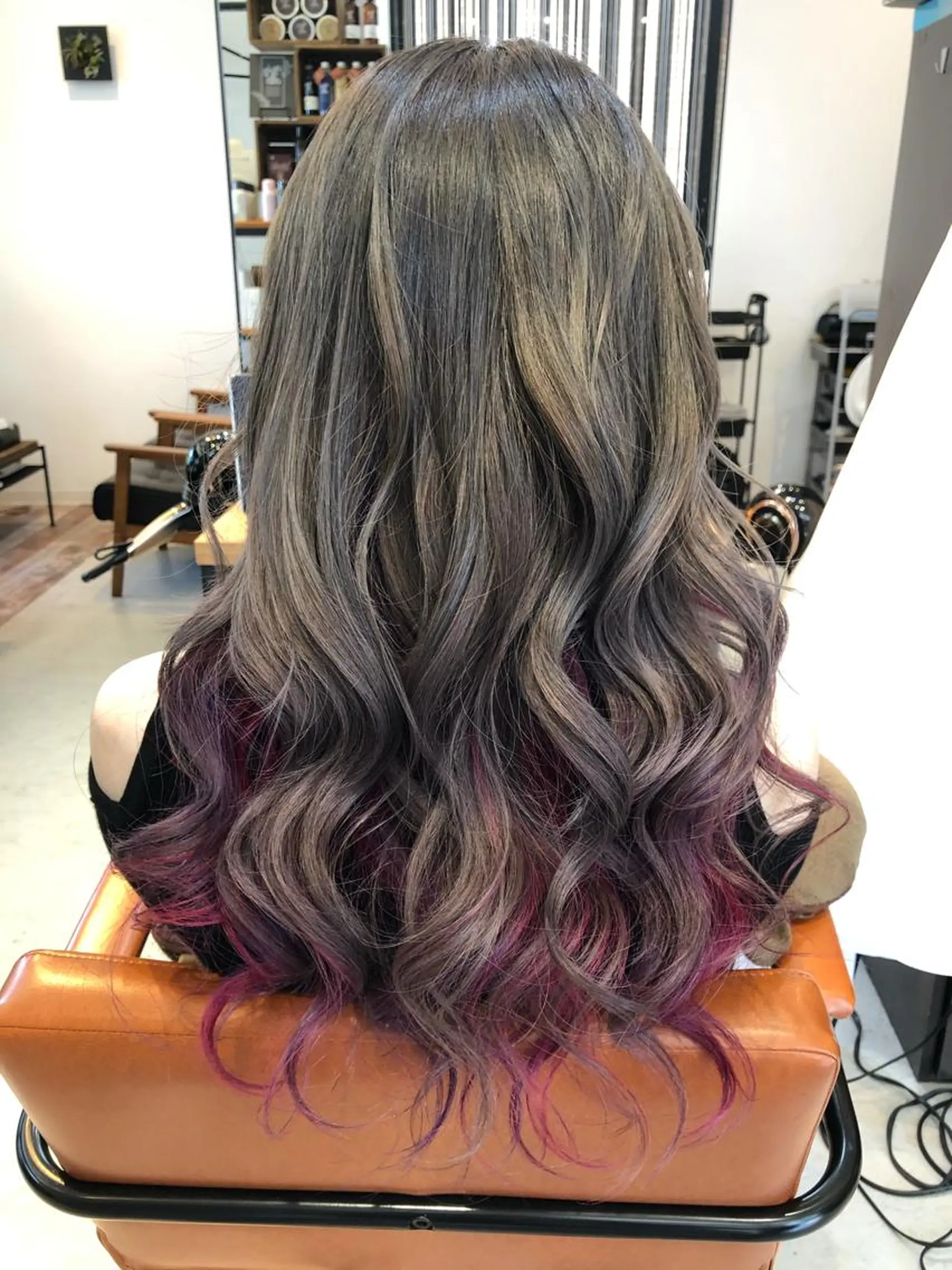セミロング ヘアカラー HIRO .Nのヘアスタイル