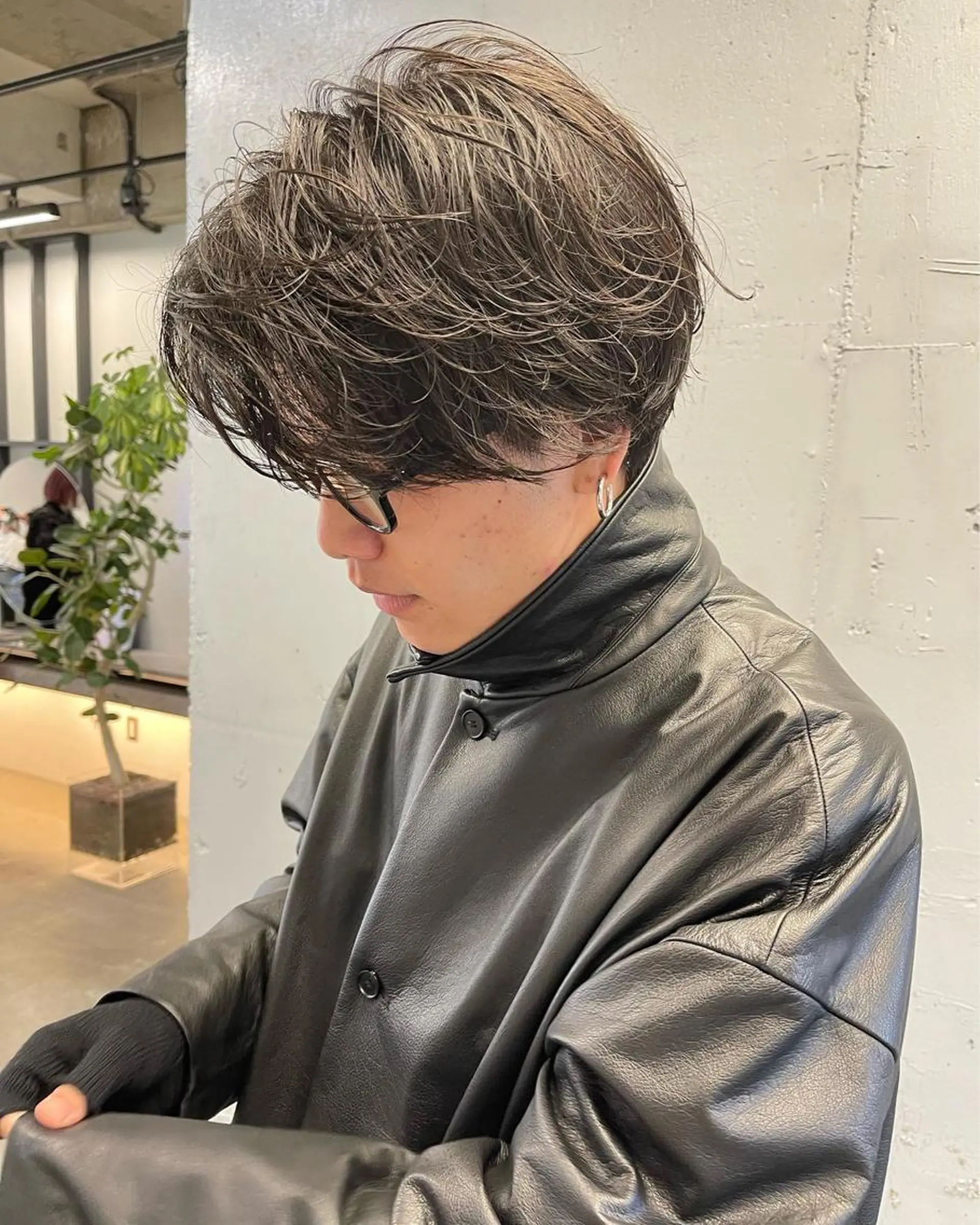 パーマ メンズ 顔まわりレイヤー デザインカットのヘアスタイル