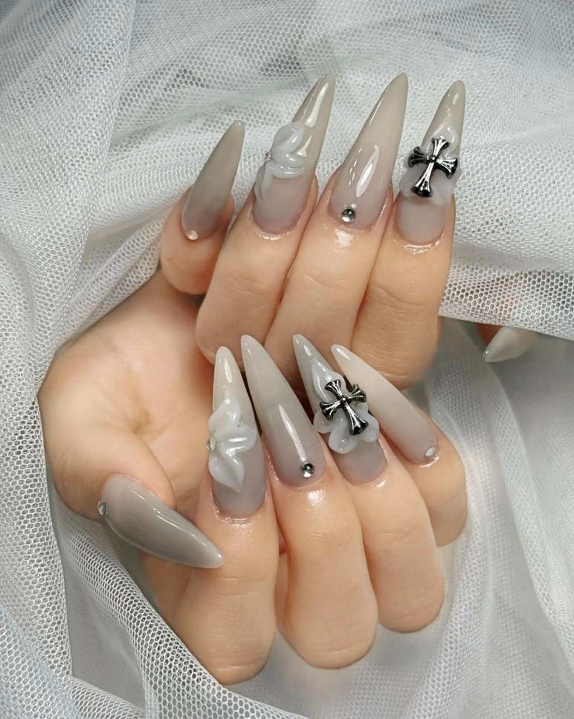 ロング カラー グラデーションカラー 韓国風ヘア ハンドネイル 波 なみのネイルデザイン