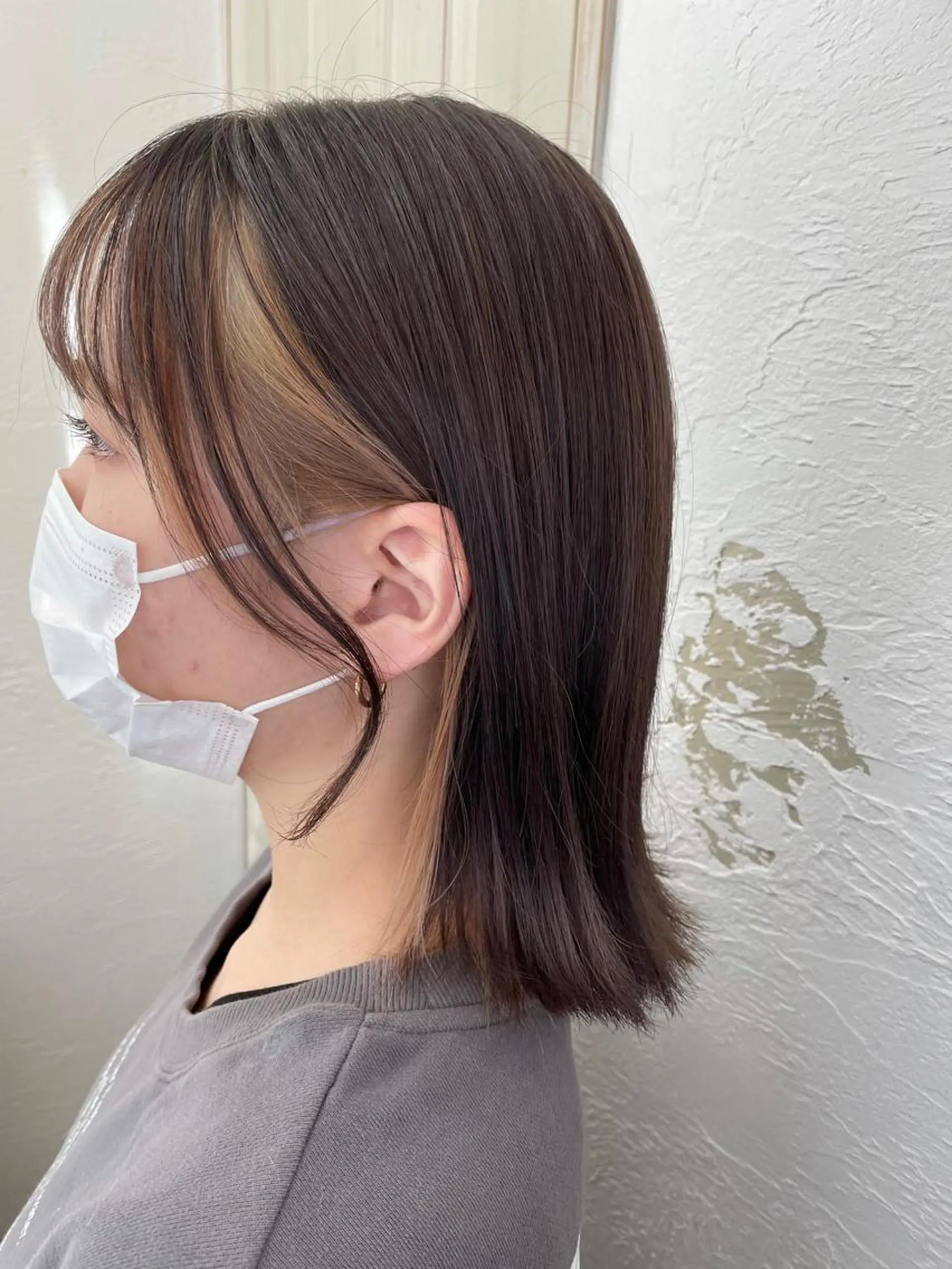 ミディアム カラー fio マナミのヘアスタイル