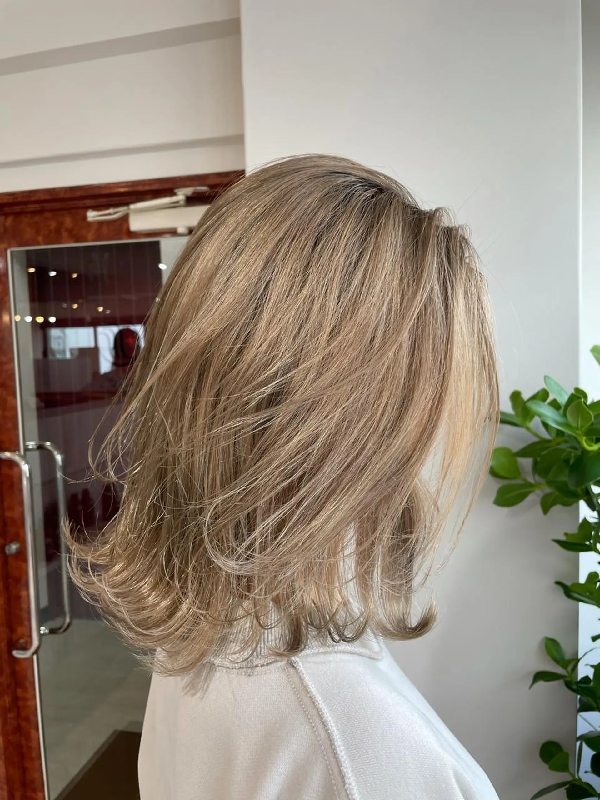 ミディアム カラー ブリーチ 透明感カラー ヘアカラー トリートメント takumi Hのヘアスタイル