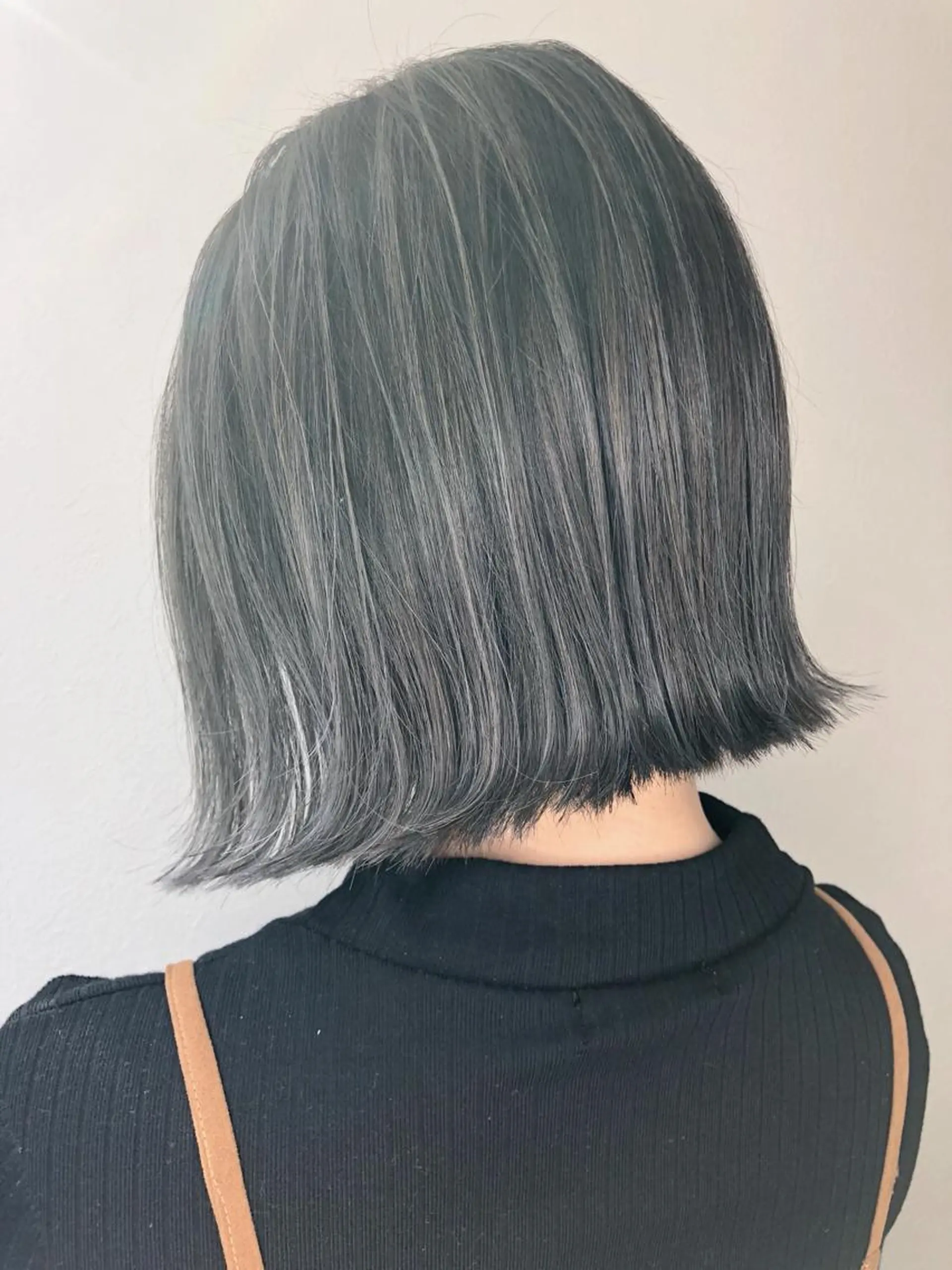 ショート カラー ベージュカラー ito. ブリーチ/髪質改善のヘアスタイル