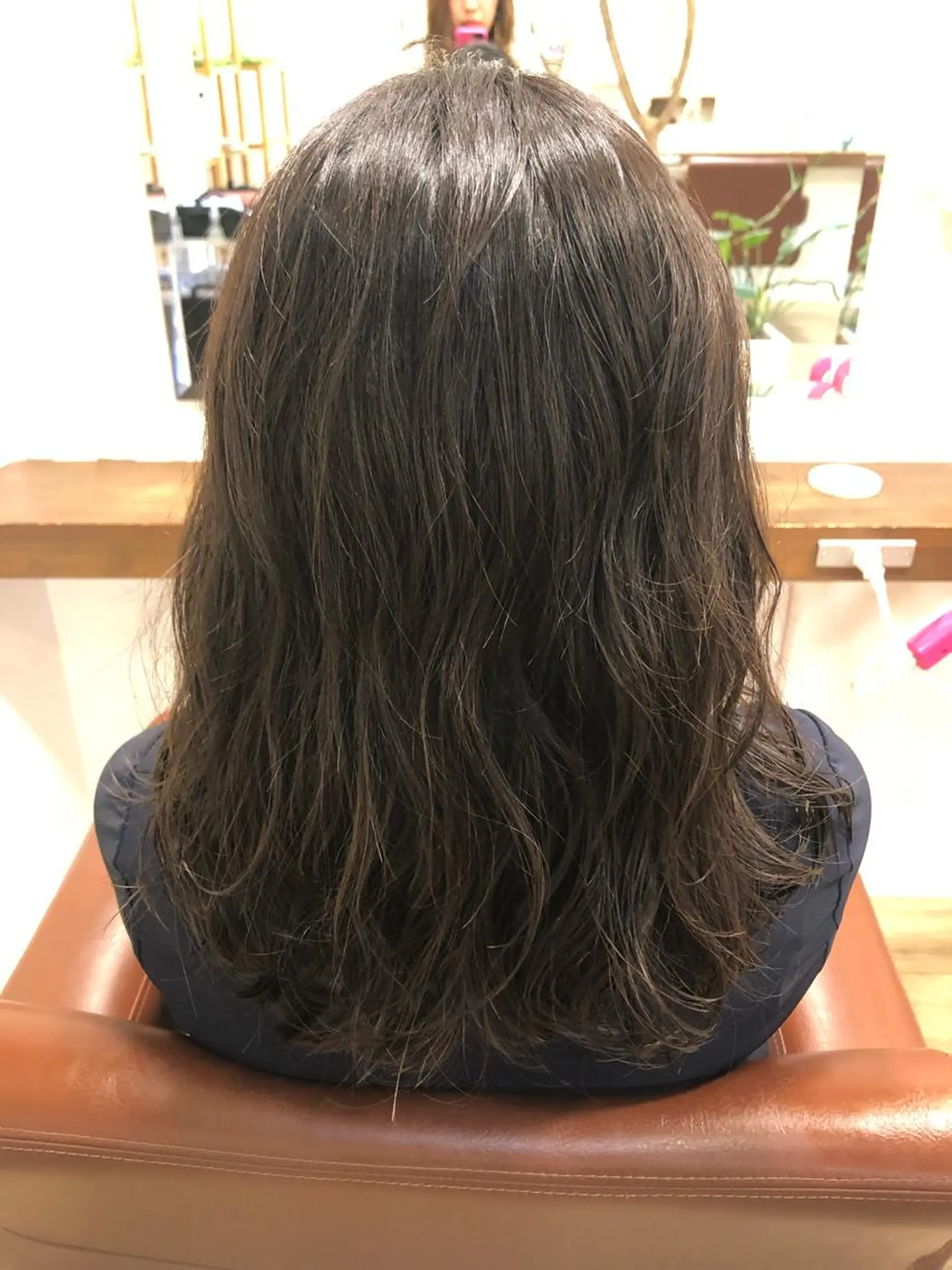 セミロング パーマ 西村 有紗のヘアスタイル