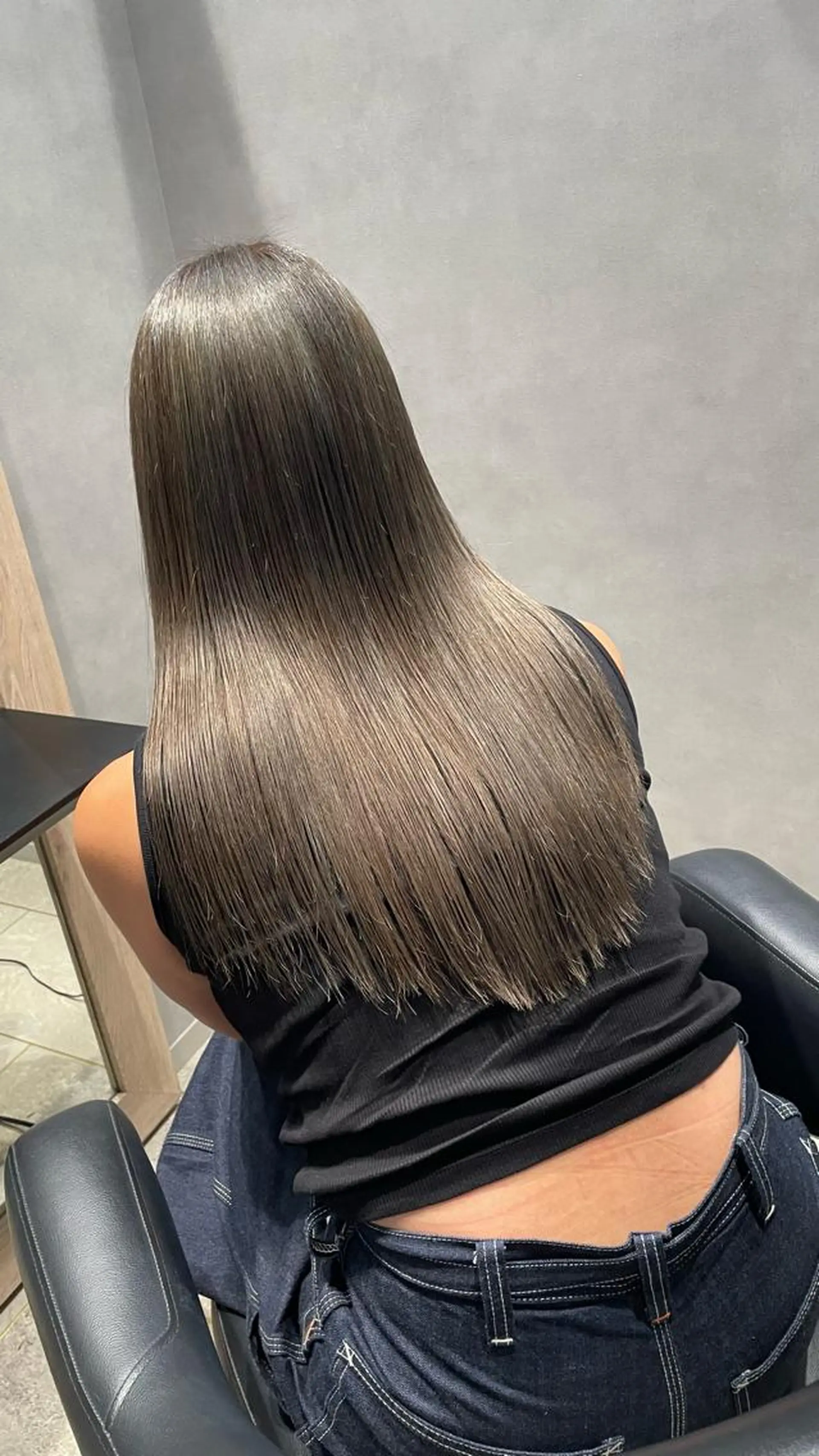セミロング ハイライト カット ヘアカラー トリートメント ヘアセット 韓国メンズヘア　ミル クティボブ　足立佳代のヘアスタイル