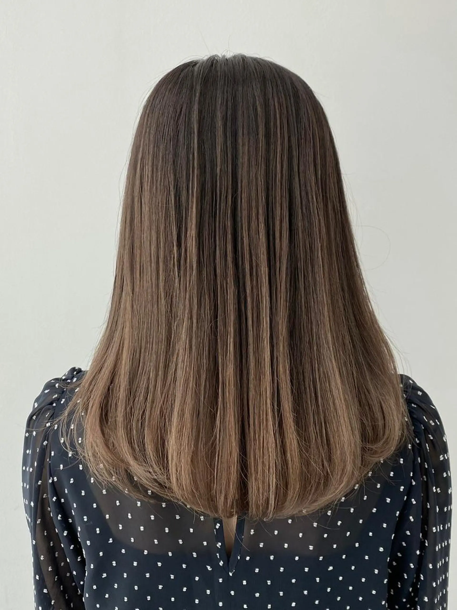 セミロング ウルフカット 公式 Ease by amble luxeのヘアスタイル