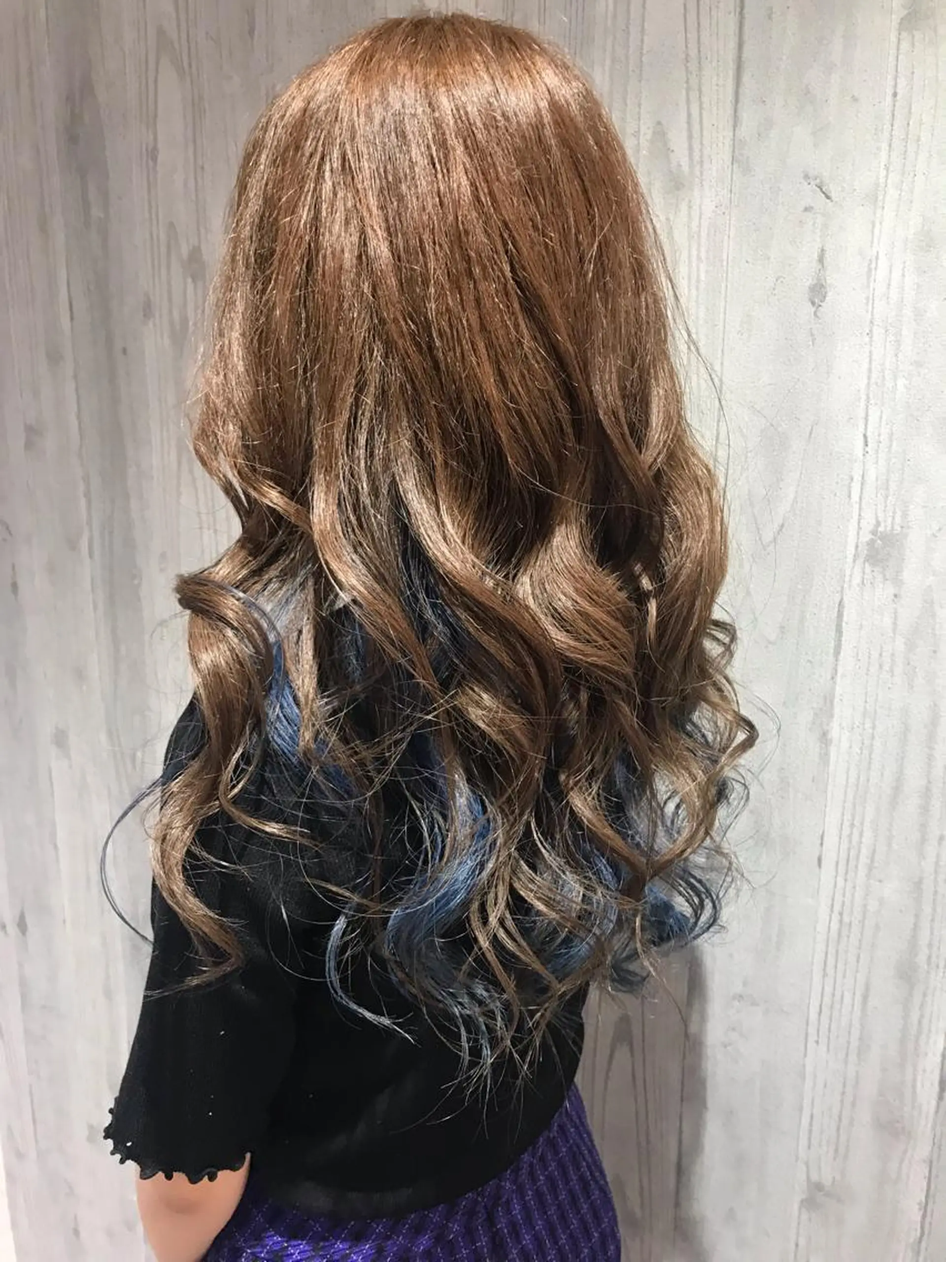 ロング カラー ベージュカラー ブルーカラー ロング Renatus店長 金子裕美のヘアスタイル