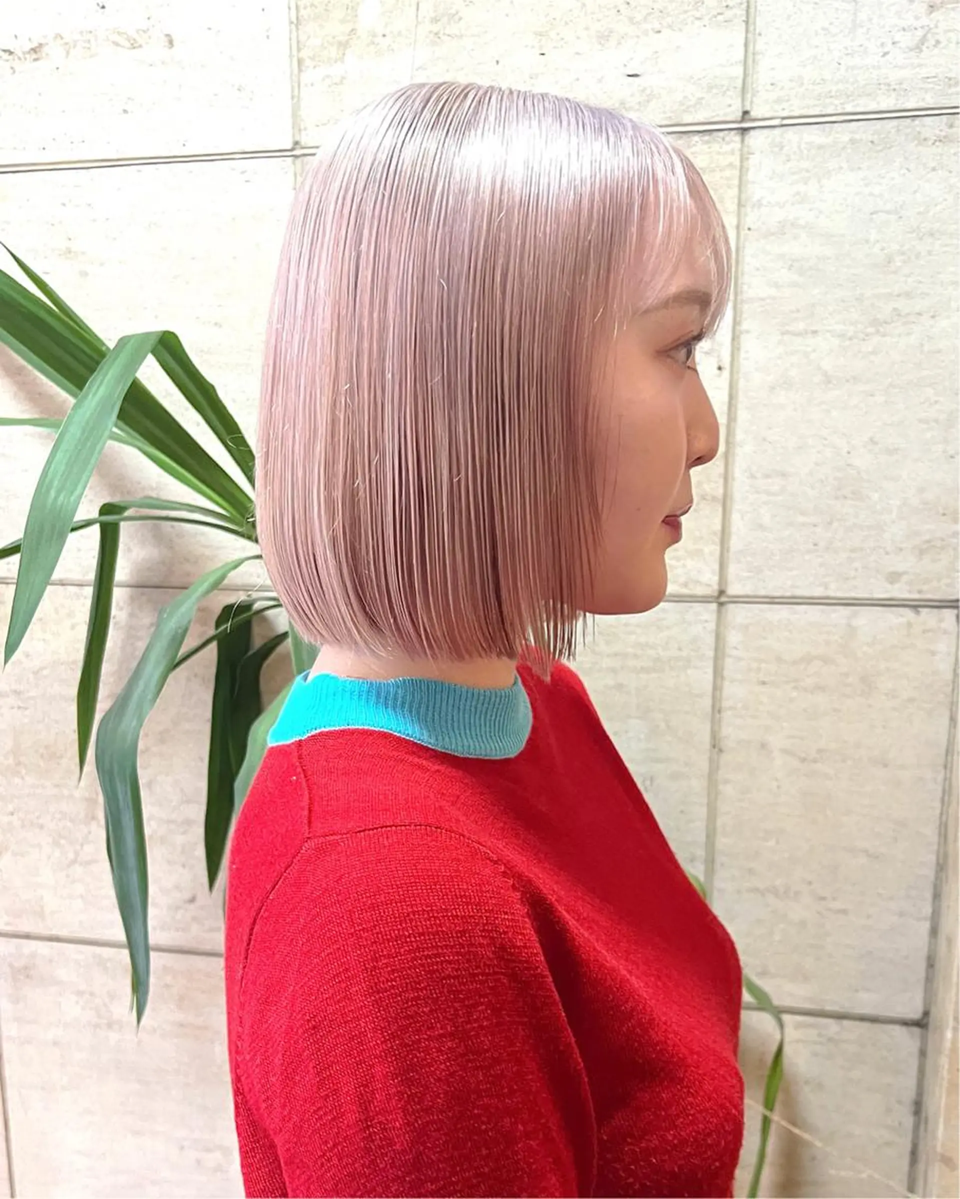 ショート カラー ベージュカラー ブリーチ ホワイトベージュ RAIMA ケアハイトーンのヘアスタイル