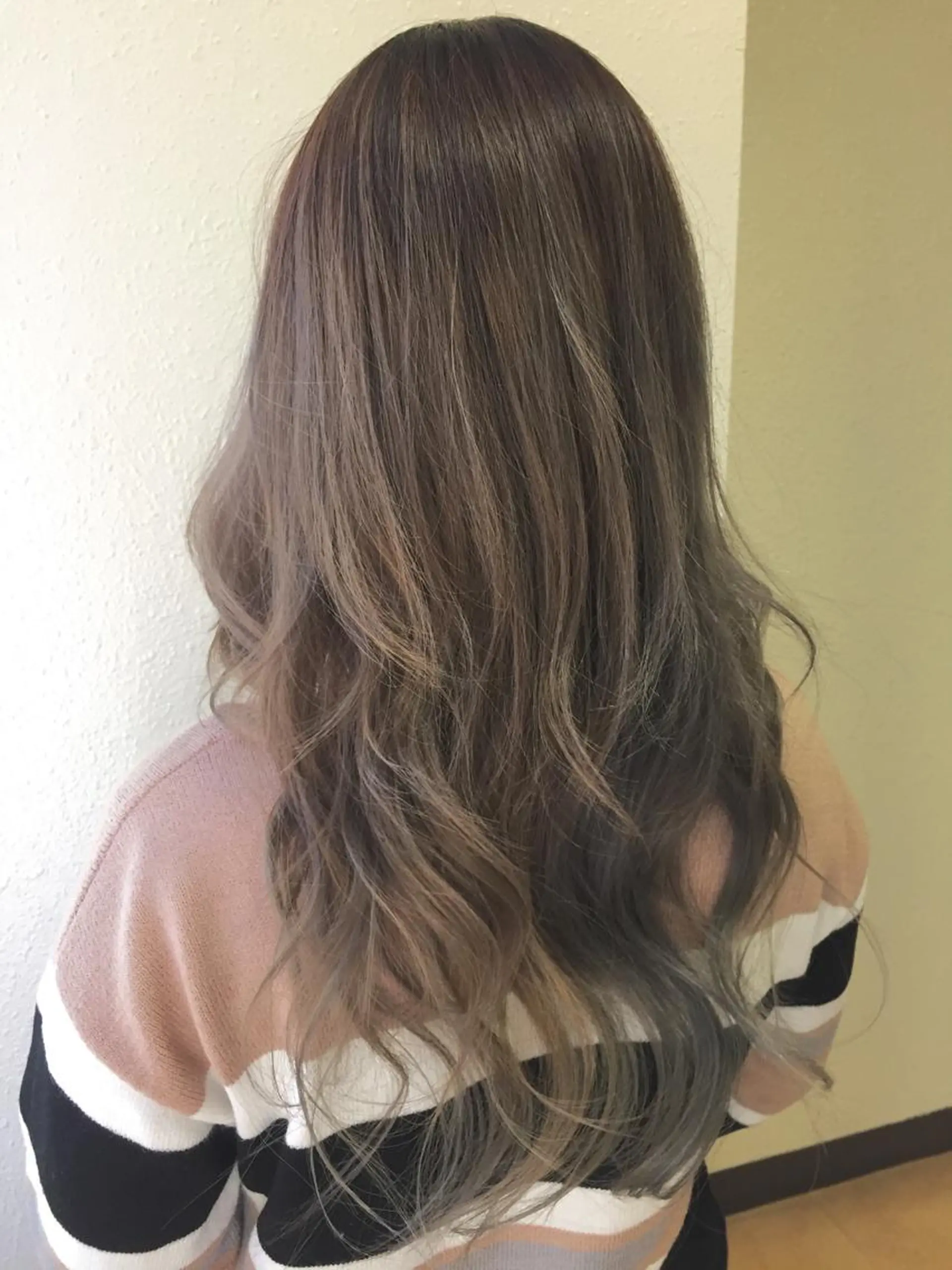 ロング カラー クボキ サヤのヘアスタイル