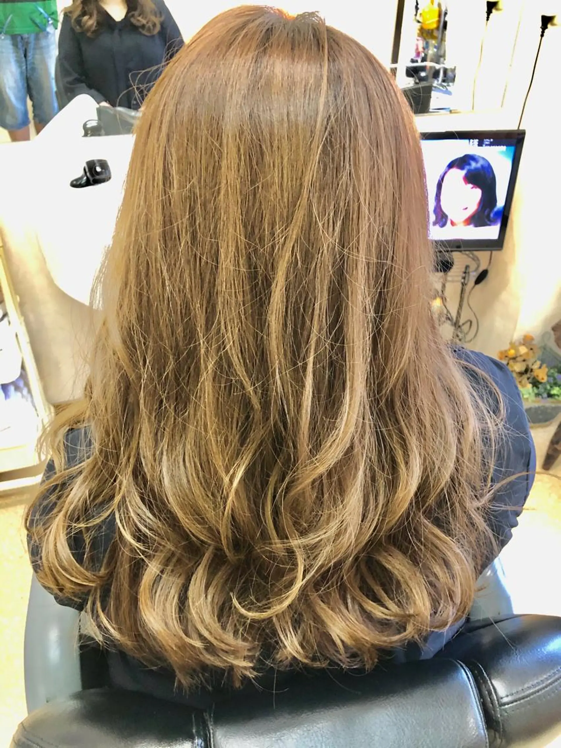 ロング 石塚 浩のヘアスタイル
