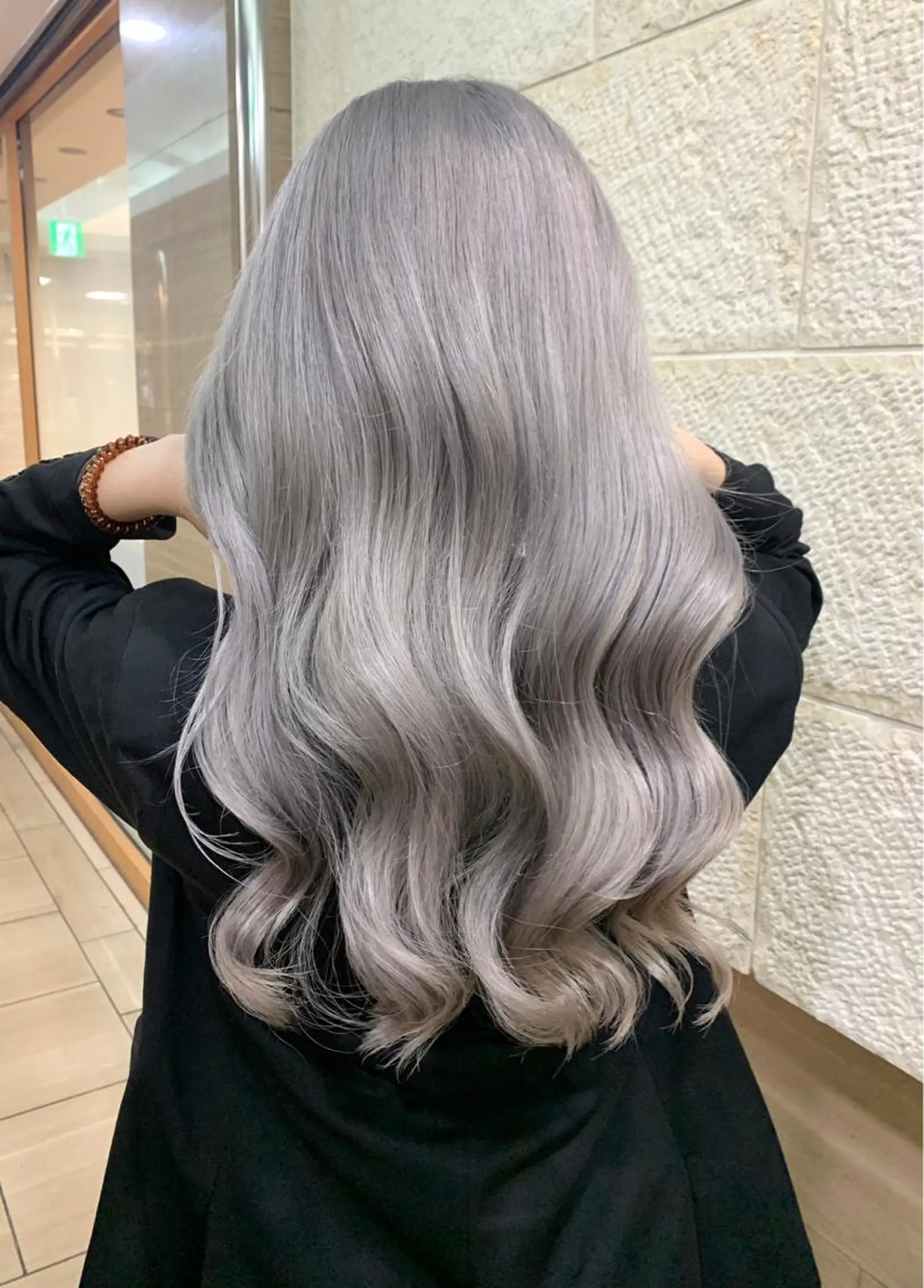 ロング カラー メンズ ヘアカラー Selene hair 難波店のヘアスタイル