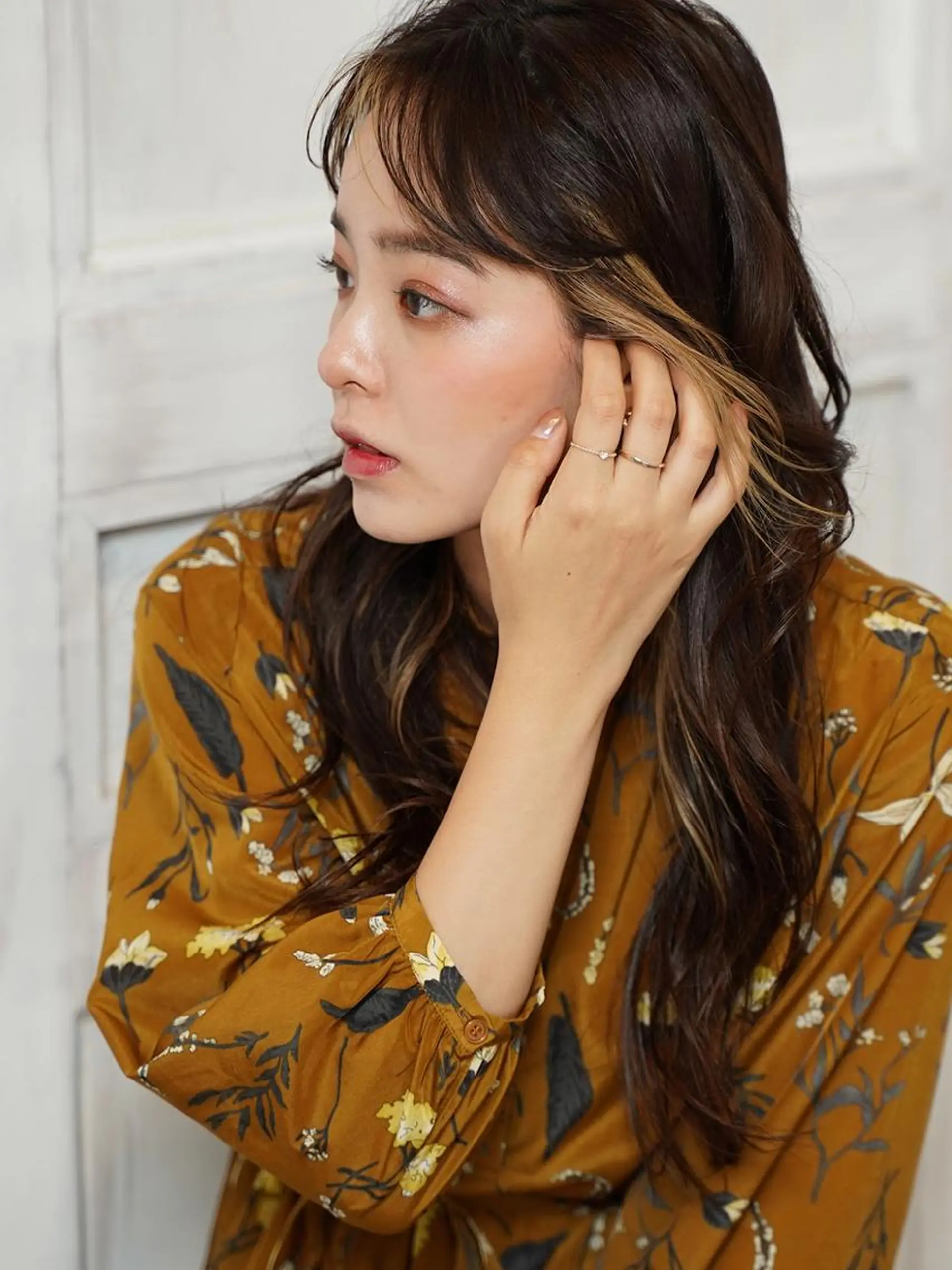 ロング カラー 松本 唯のヘアスタイル