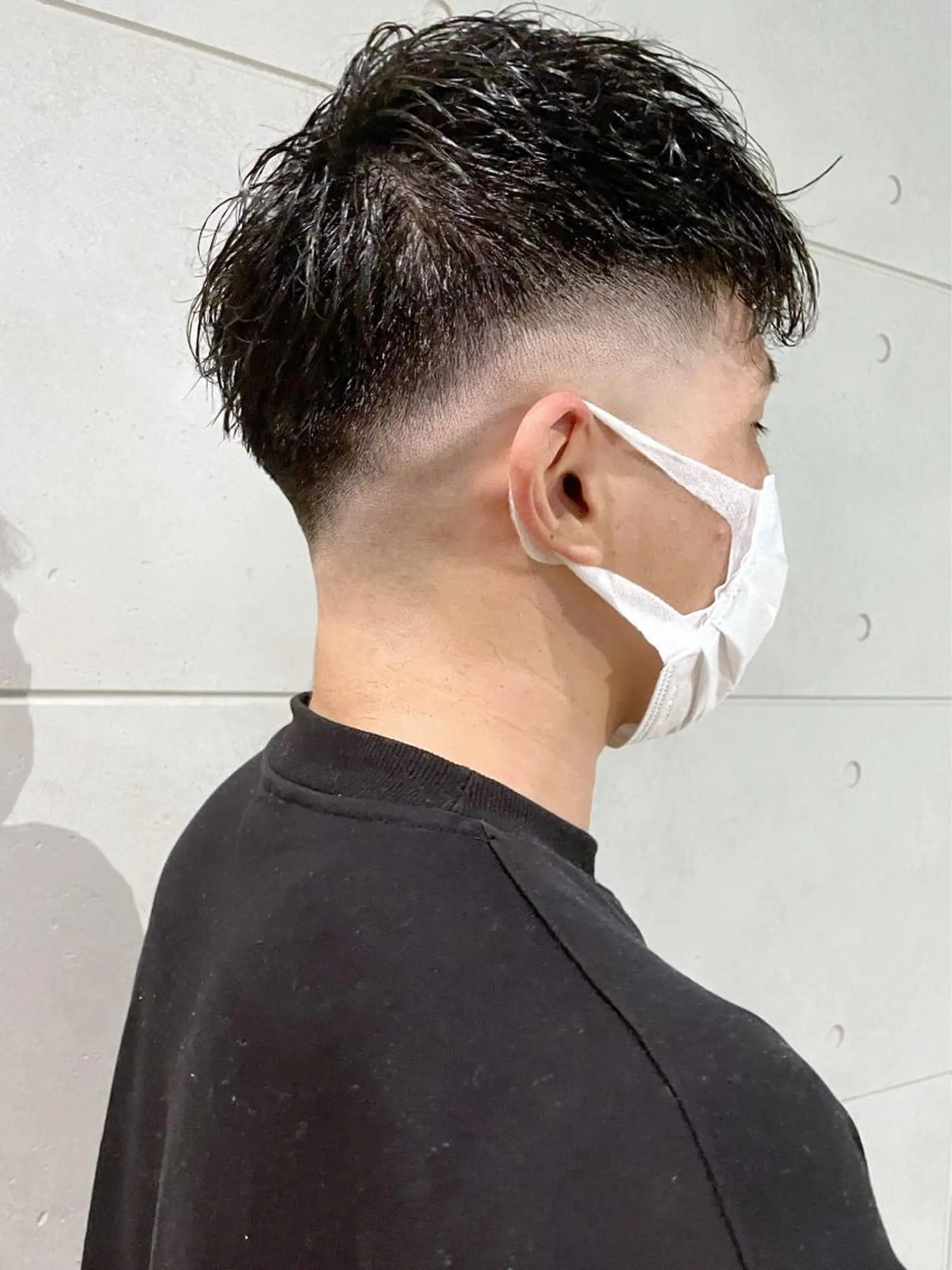 パーマ メンズ フェードカット メンズパーマ スパイラルパーマ メンズヘア特化 崎田 成人のヘアスタイル