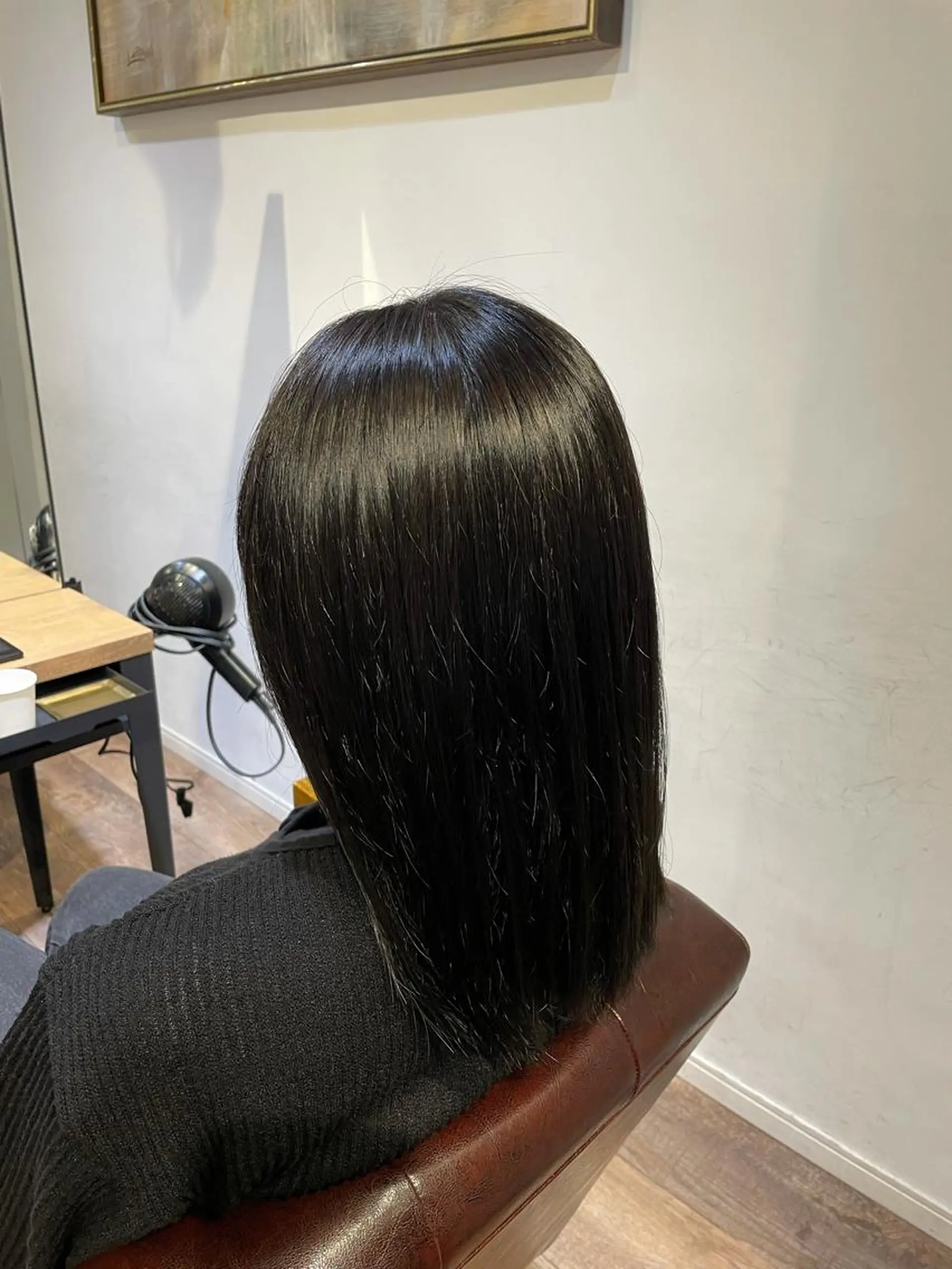 セミロング ヘアカラー MILLOR “ミラー”のヘアスタイル