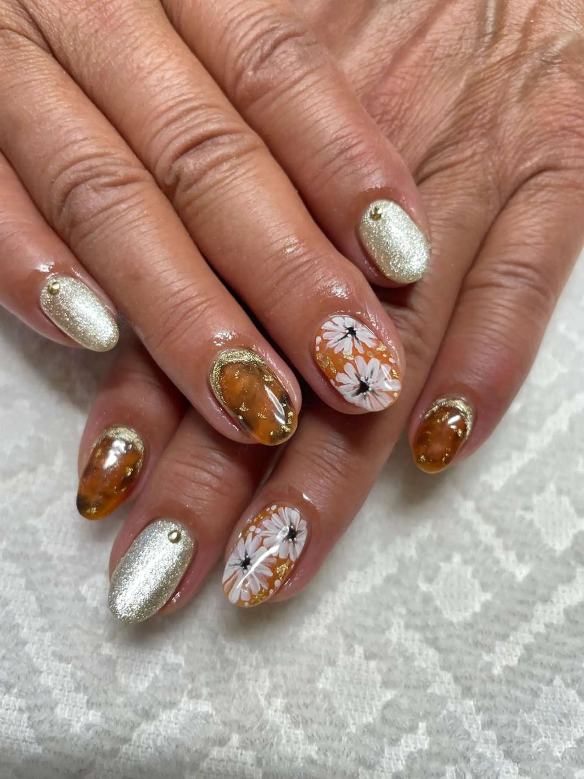 ミディアム カラー キッズ ネイル フラワーネイル Greace la vie所属・Greace  la vieのネイルデザイン