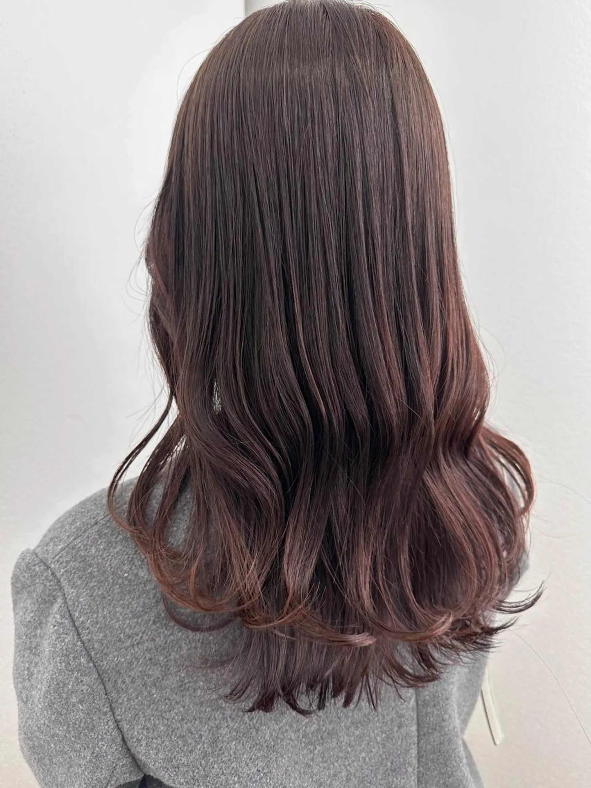 ロング カラー ブラウンカラー カシス クリスマス カット ヘアカラー トレンド/顔まわり/ レイヤー/髪質改善のヘアスタイル