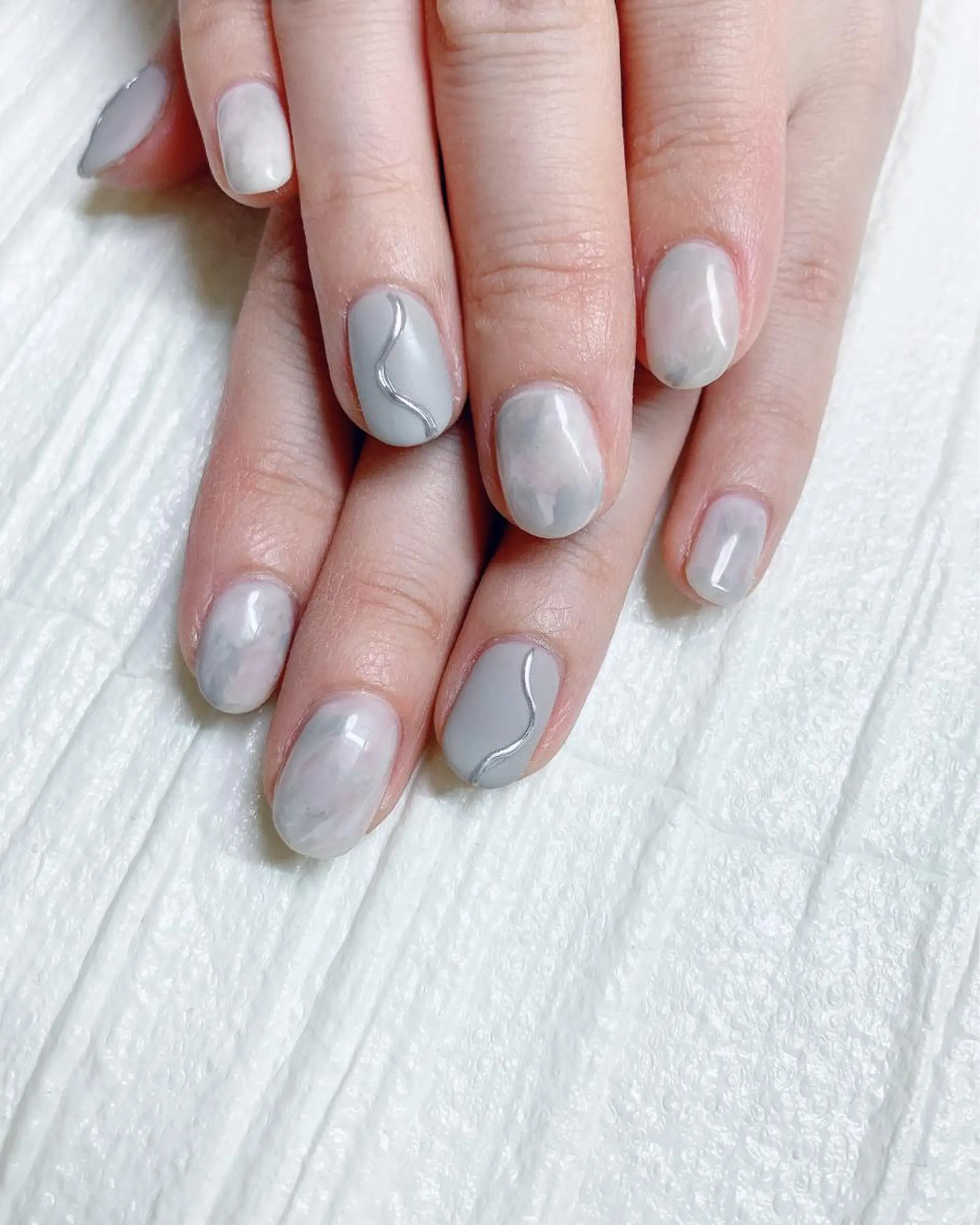 ショート ネイル ニュアンスネイル ハンドネイル misaki ..のネイルデザイン