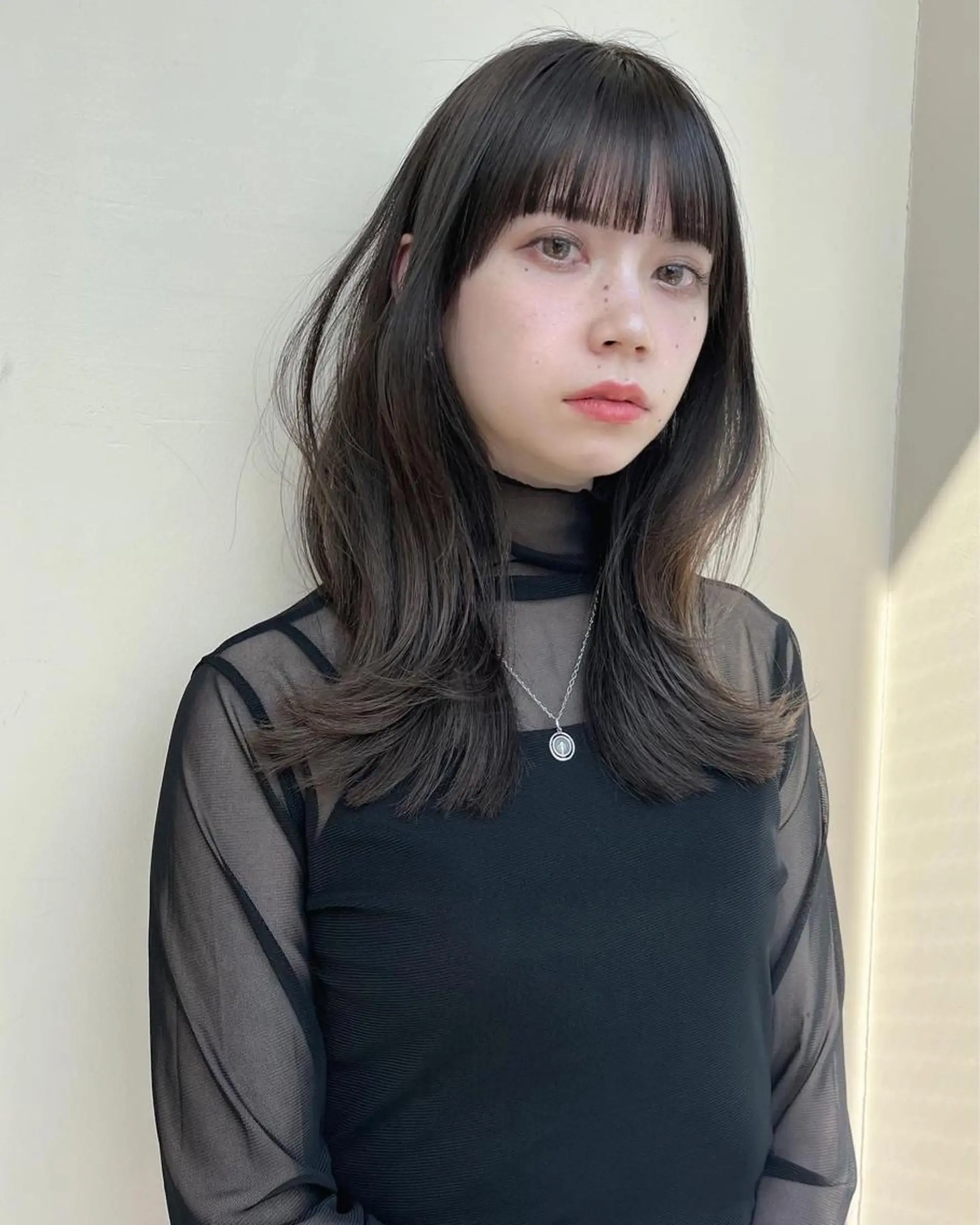 セミロング カラー レイヤー/顔周り /透明感🩶高橋大のヘアスタイル