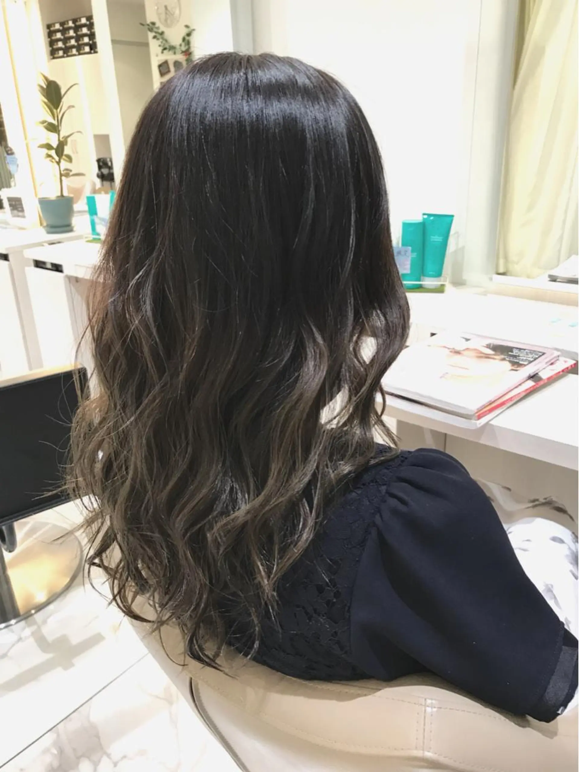 ミディアム カラー 透明感カラー グラデーションカラー グレージュ 山崎俊輔/髪質改善 /バレイヤージュのヘアスタイル