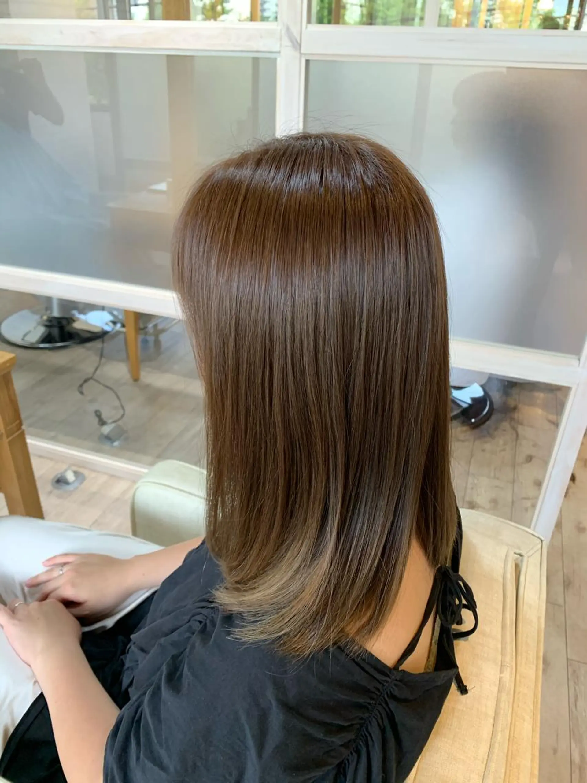 セミロング カラー イルミナカラー 髪質改善 トリートメント 酸熱トリートメント ヘアカラー トリートメント 🏆蔵前個室 美容院🏆 大川月央のヘアスタイル