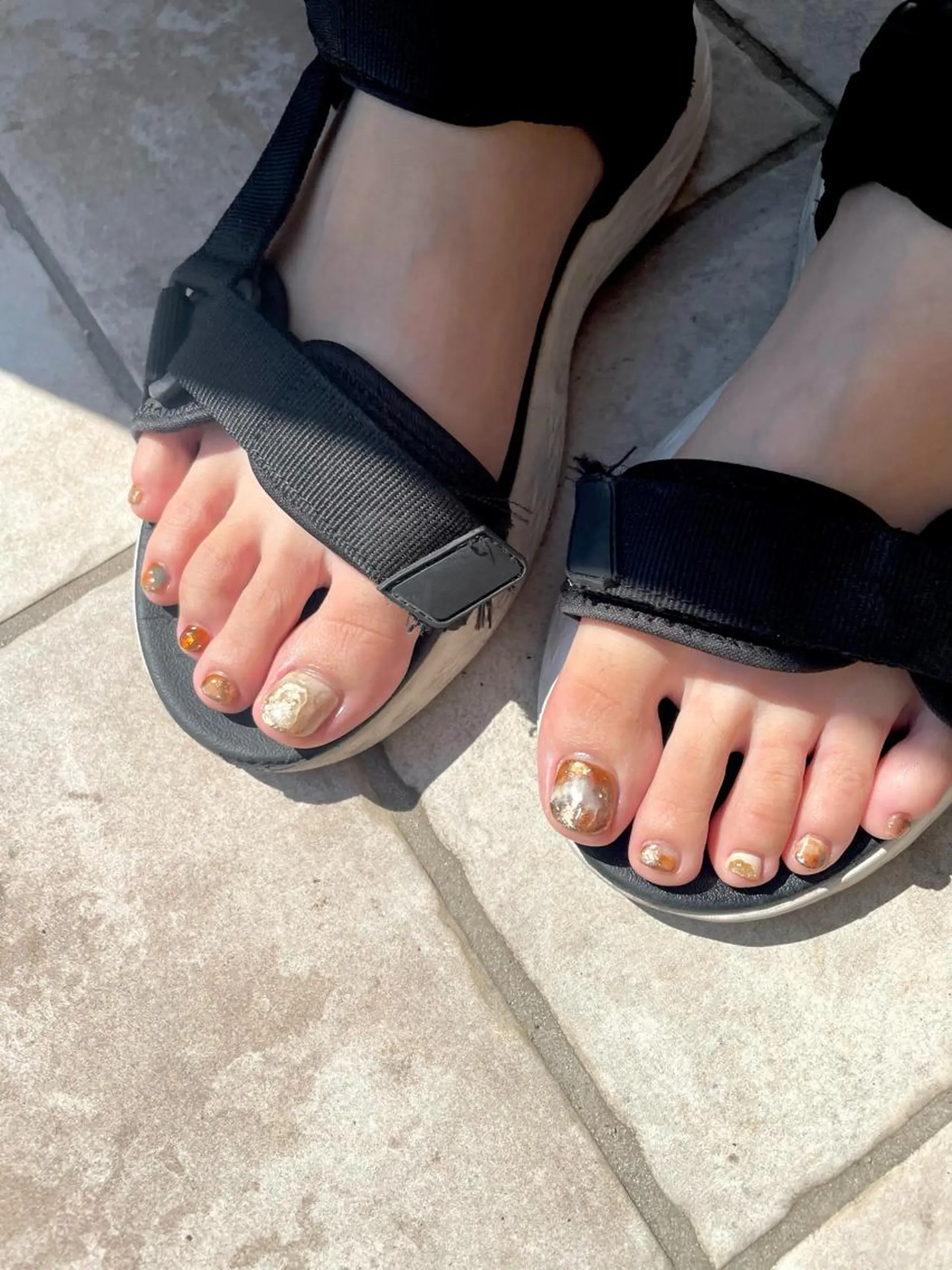 ネイル フットネイル ジェルネイル 韓国ネイル マグネットネイル ニュアンスネイル フットネイル 甲府市徳行 🧸prunelleのネイルデザイン