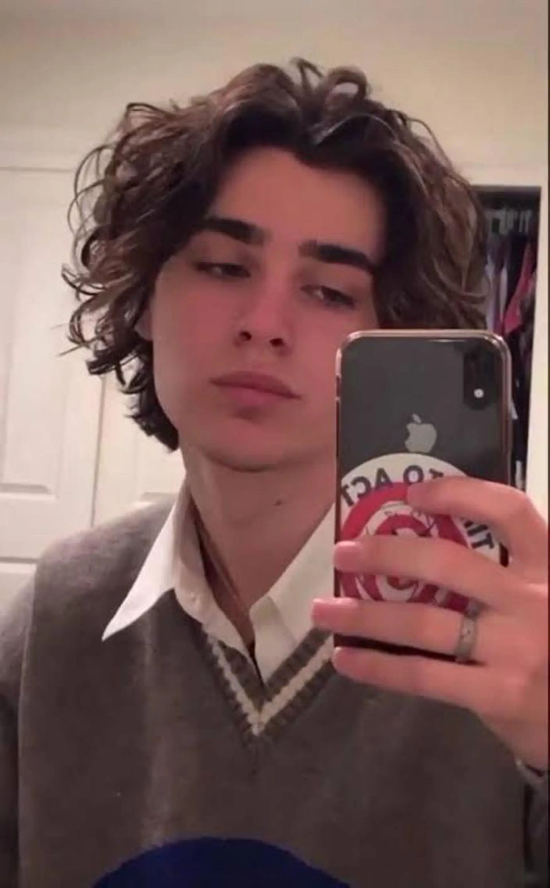 カラー パーマ ヘアアレンジ メンズ キッズ ネイル マツエク・マツパ アイブロウ メンズパーマ メンズスパイラルパーマ メンズアイブロウ メンズネイル スパイラルパーマ カット パーマ トリートメント ショートヘア原宿 fifth コシのヘアスタイル