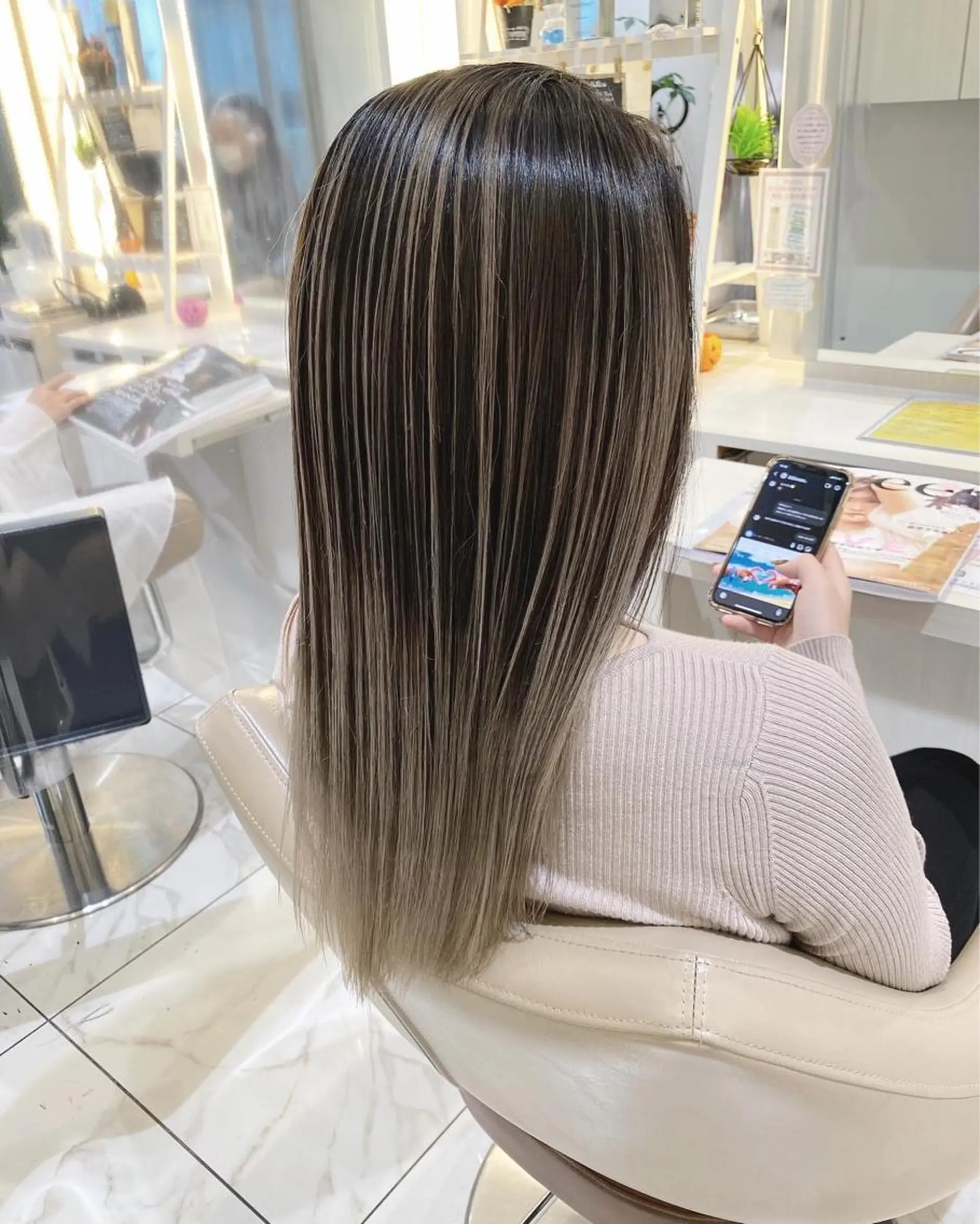 セミロング カラー バレイヤージュ 髪質改善 レイヤーカット カット ヘアカラー トリートメント 山崎俊輔/髪質改善 /バレイヤージュのヘアスタイル