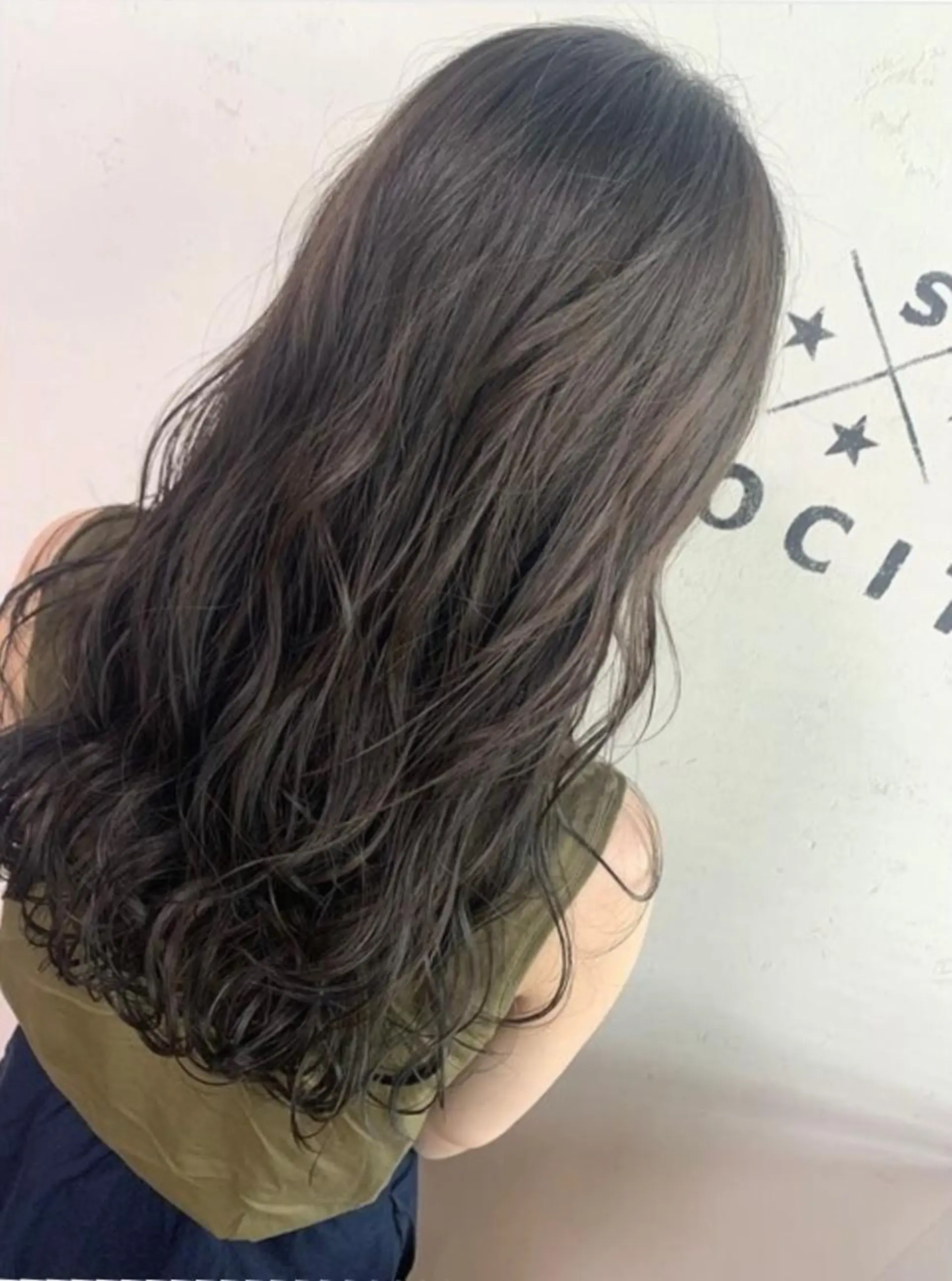 セミロング カラー ブリーチ 透明感カラー 山﨑 大二郎のヘアスタイル