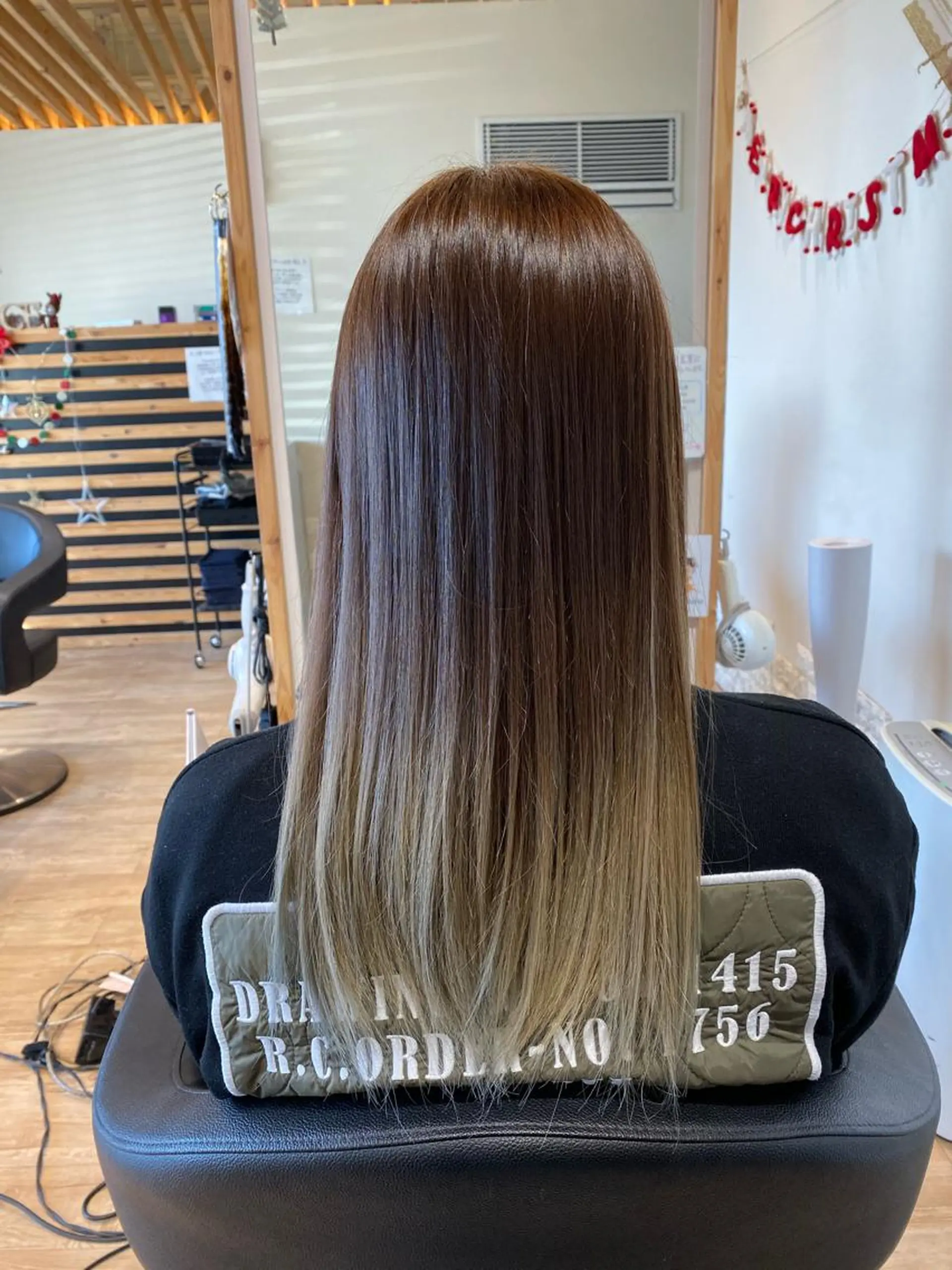 ロング カラー 関口 友行のヘアスタイル