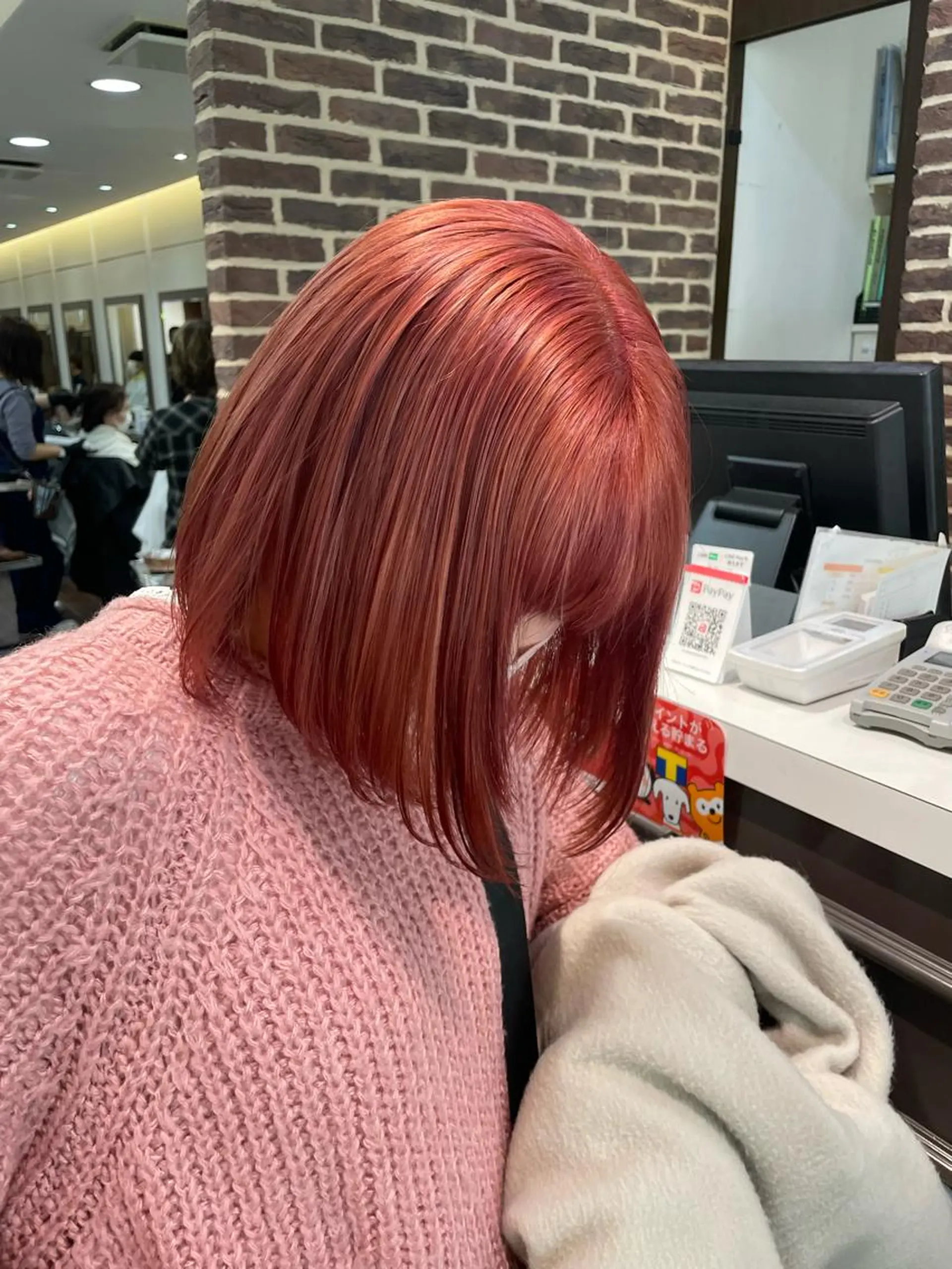 セミロング カラー ブリーチ ピンクカラー カット ヘアカラー トリートメント aya/小顔レイヤー /柔らかカラーのヘアスタイル