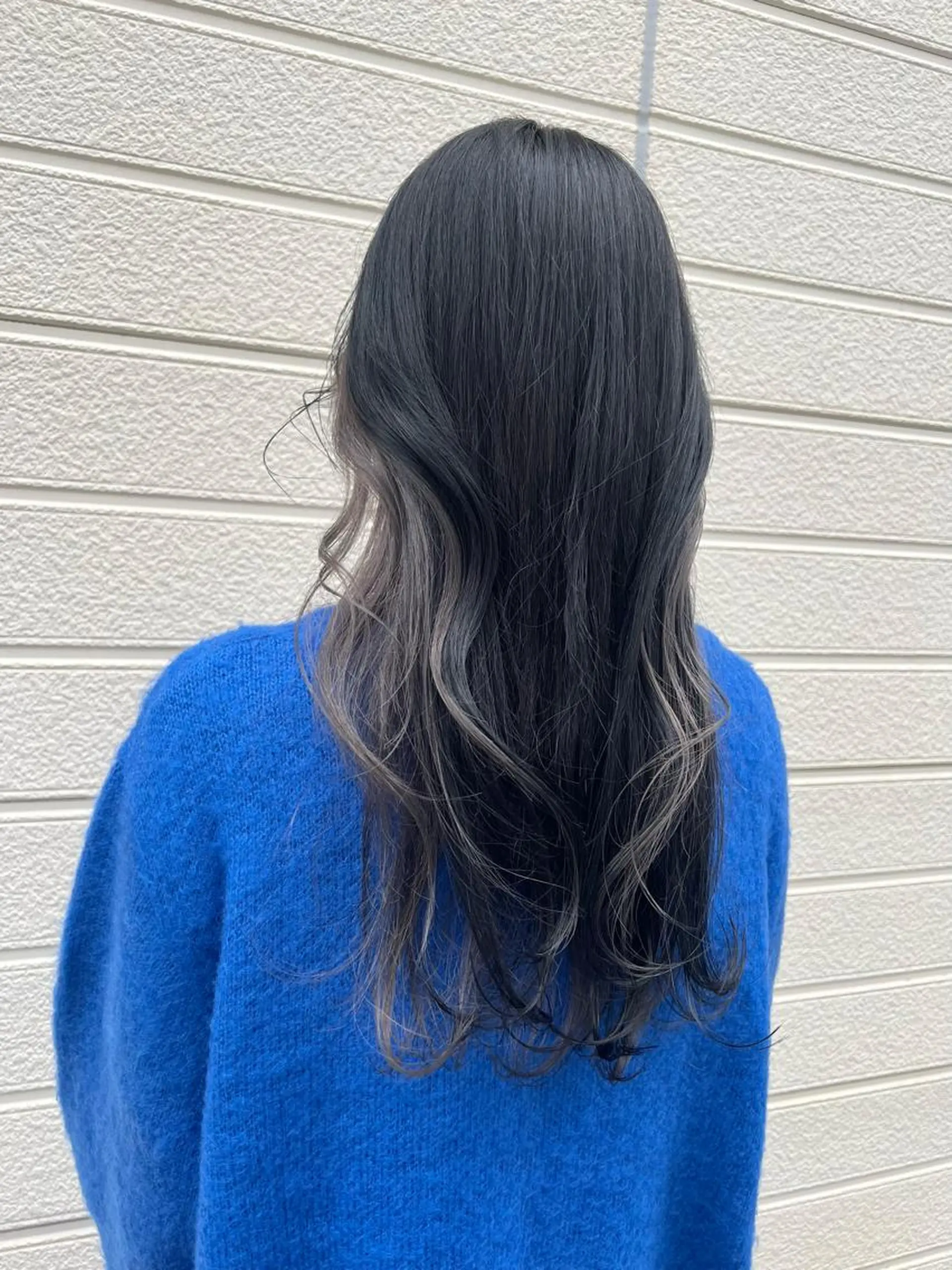 ロング ハイトーン/ ダブルカラー/透明感のヘアスタイル