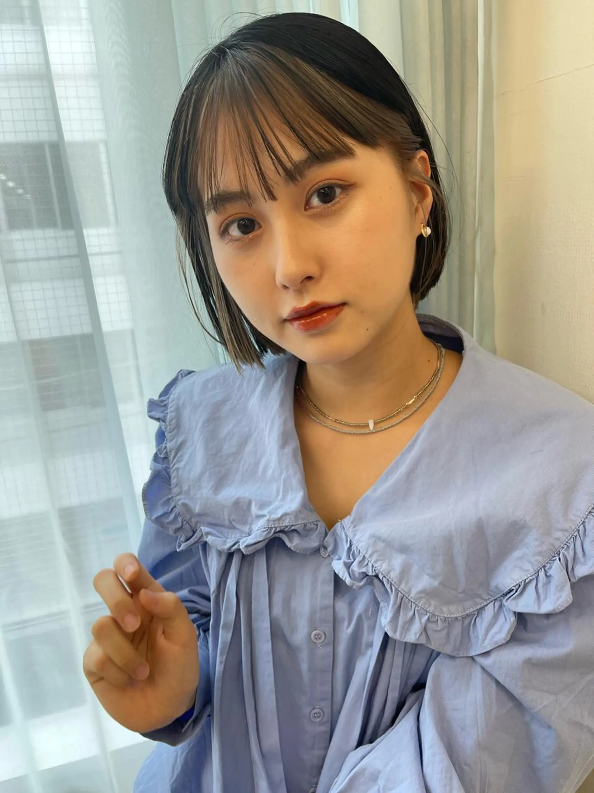 ショート カラー カット ヘアカラー トリートメント 💓パーマ，💗 レイヤーカットのヘアスタイル