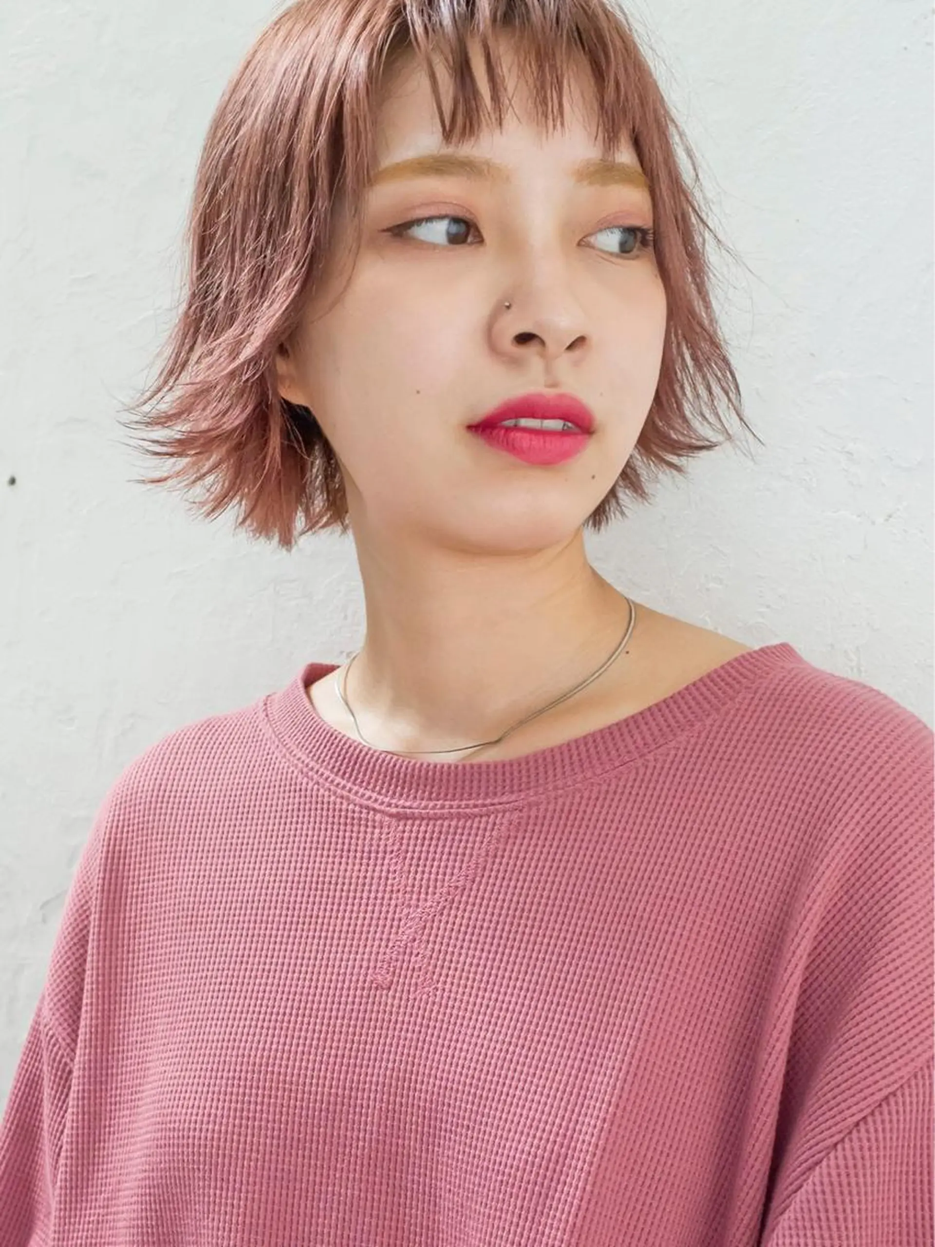 カラー ハイトーンカラー ピンクカラー レッドカラー ボブ 💜ショート💜 ウルフ、ボブ二色亜美のヘアスタイル